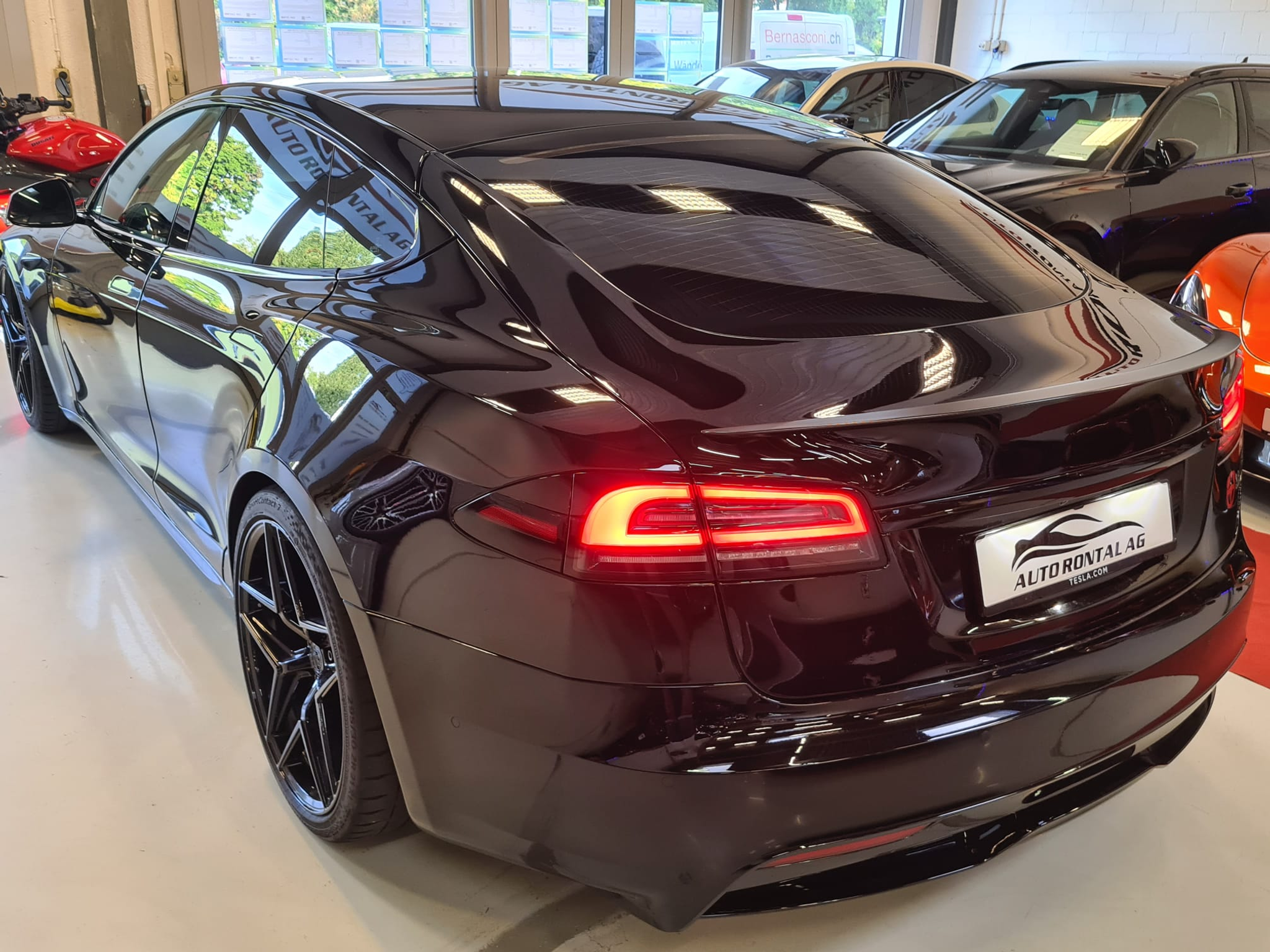 listing desktop thumbnail image 5