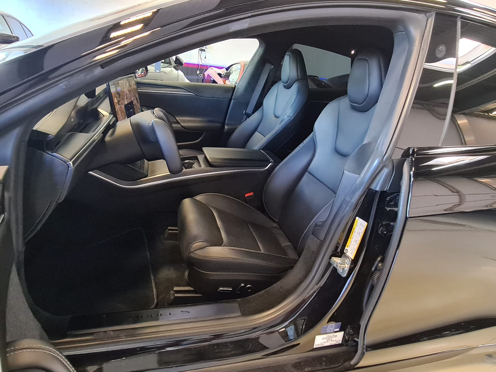 listing desktop thumbnail image 10