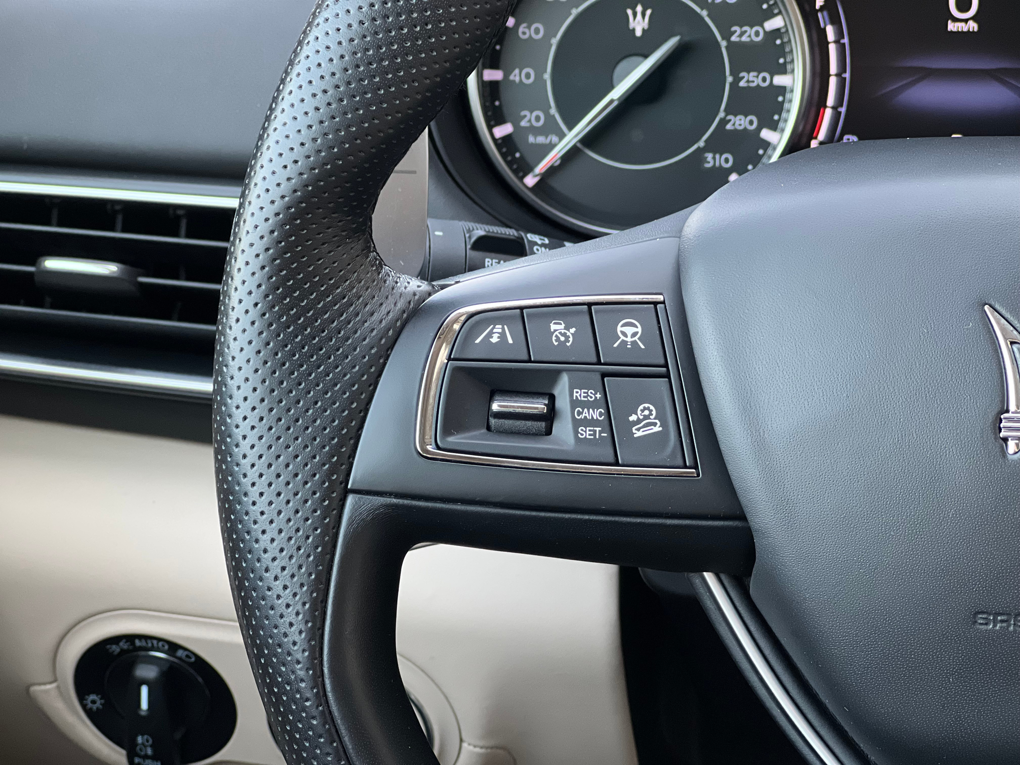 listing desktop thumbnail image 23