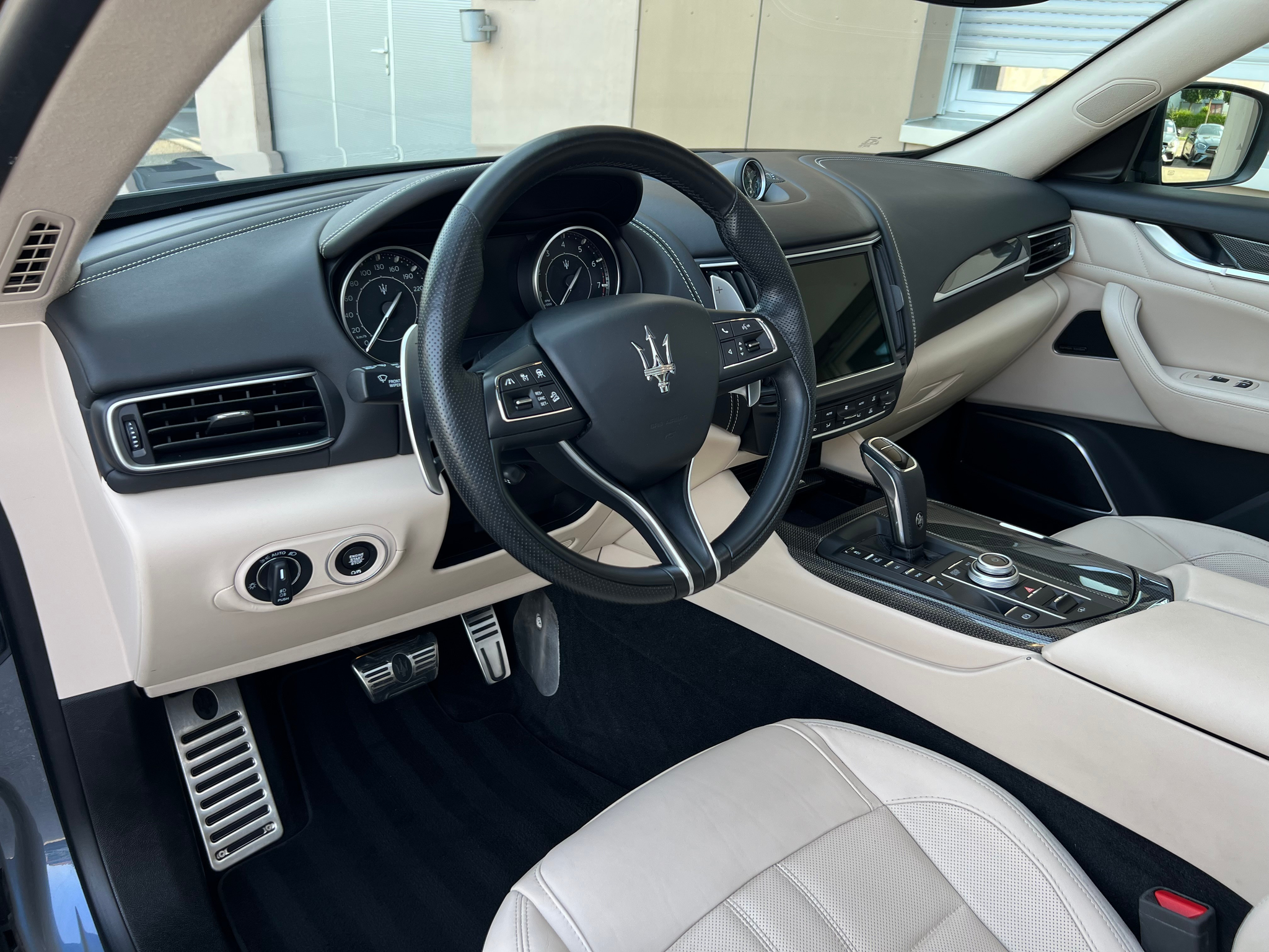 listing desktop thumbnail image 12