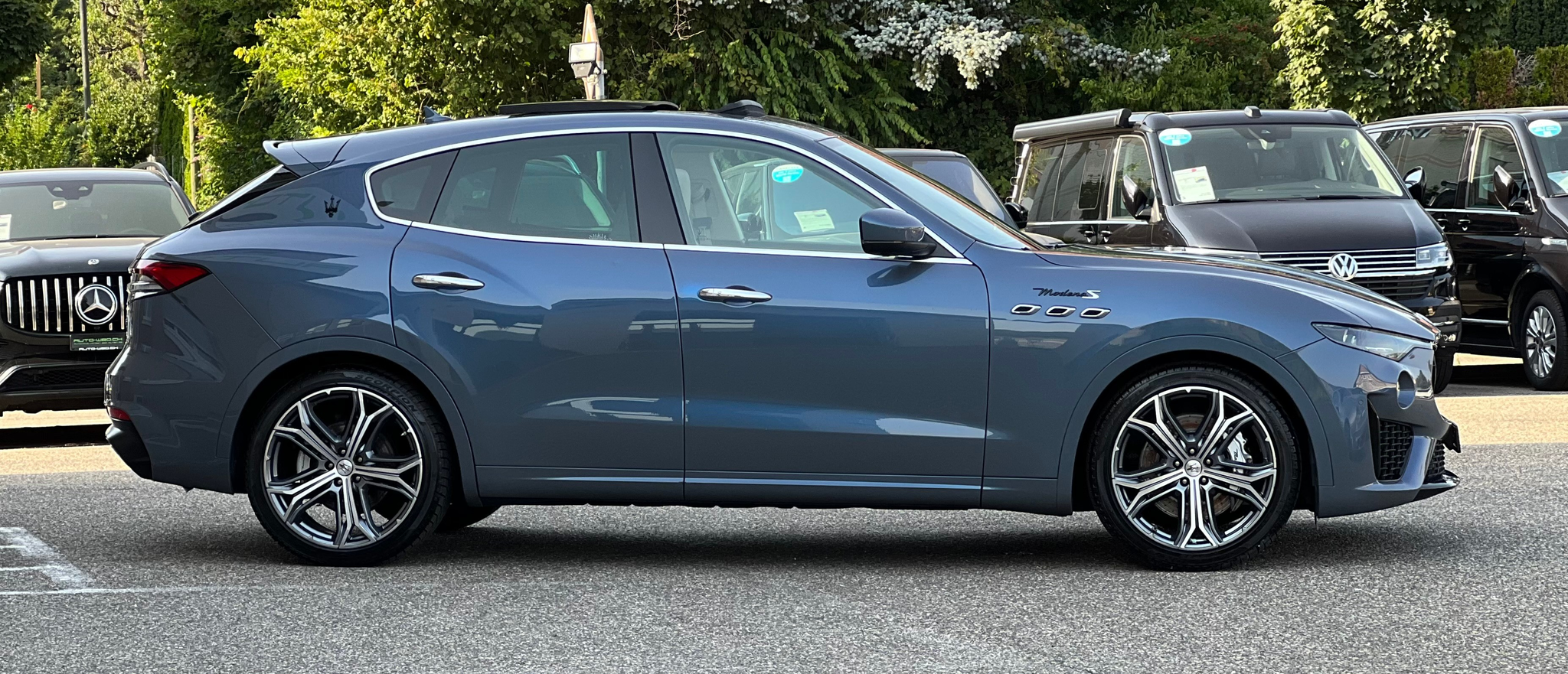 listing desktop thumbnail image 3