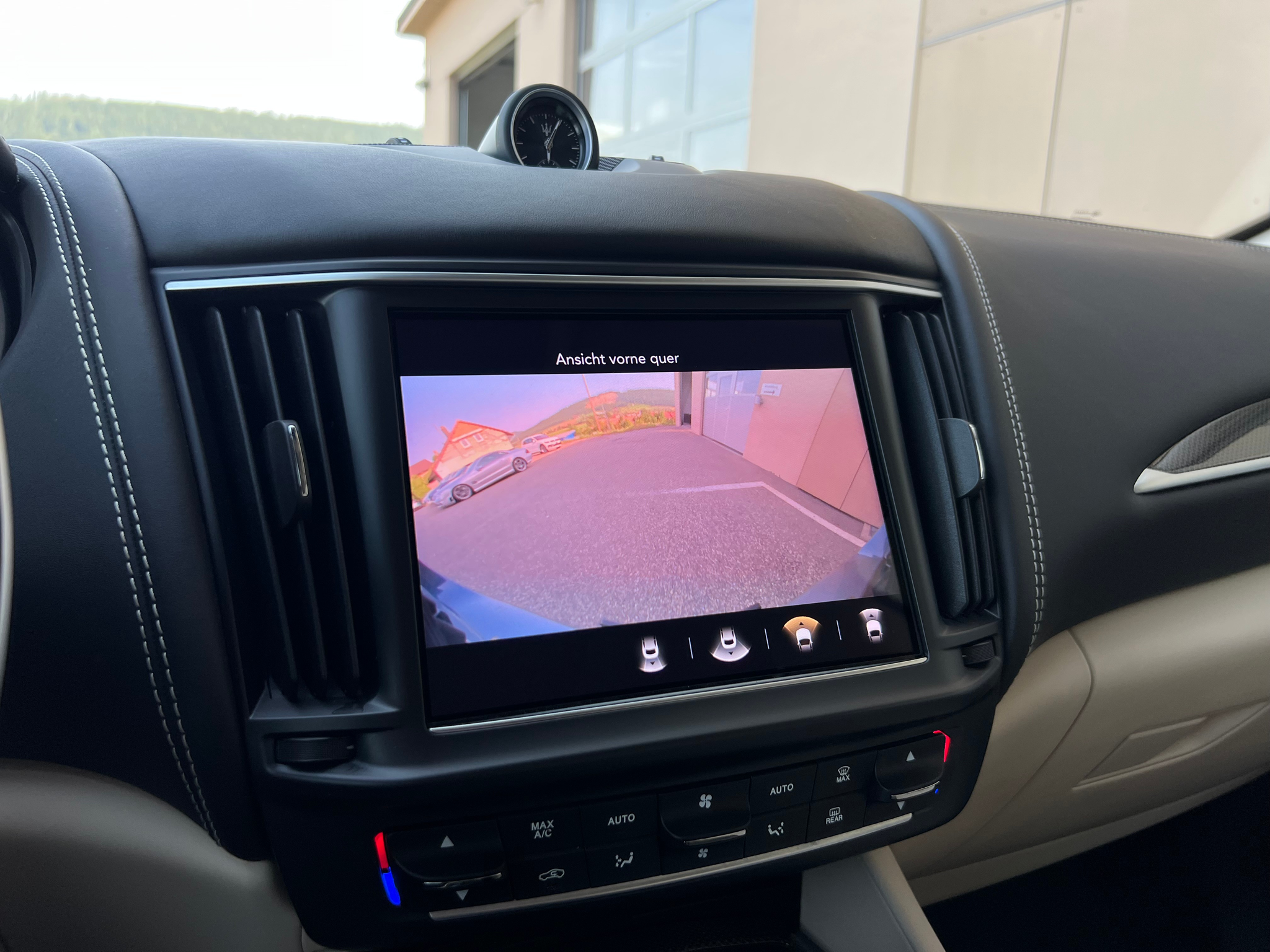 listing desktop thumbnail image 18