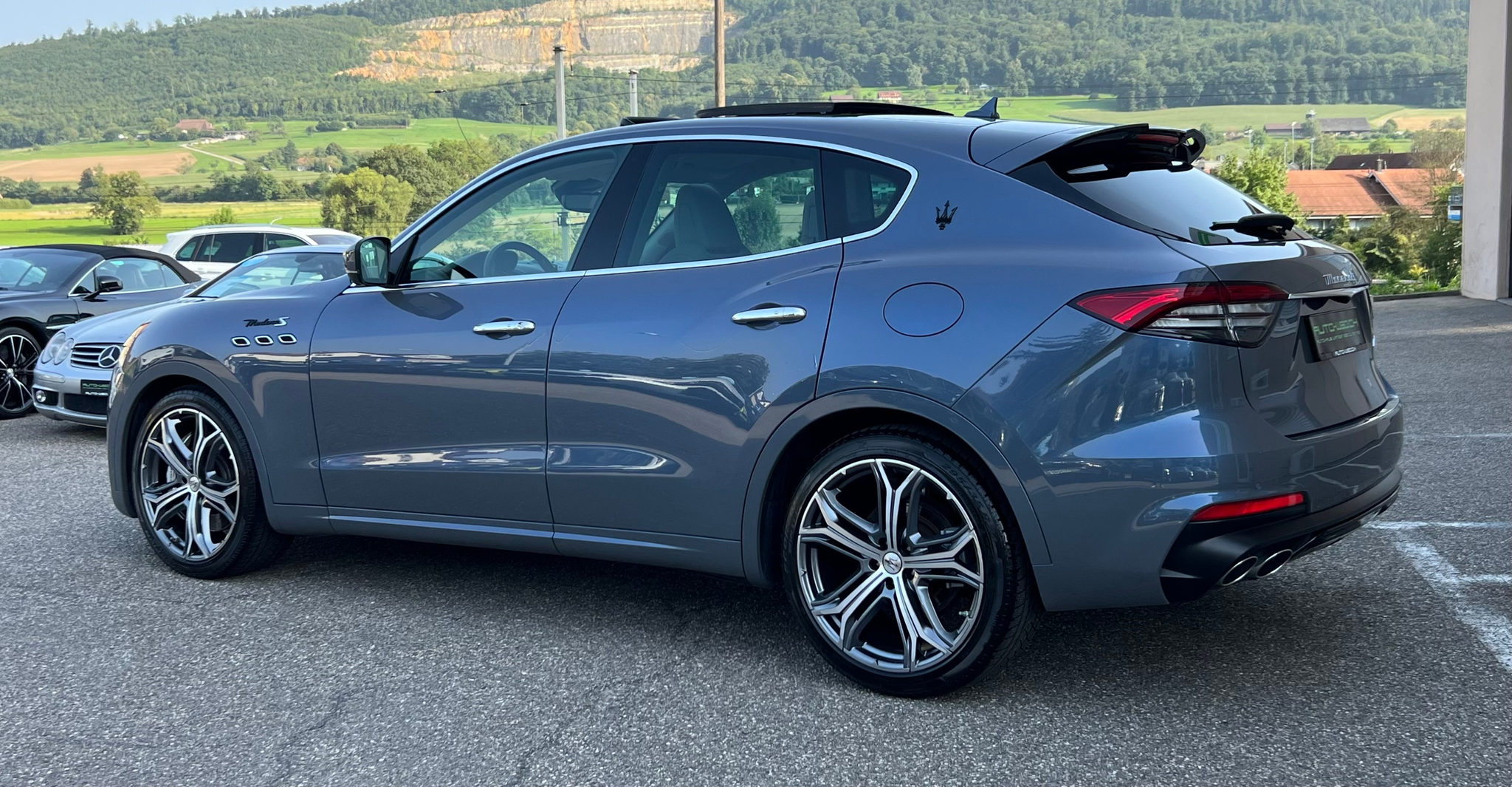 listing desktop thumbnail image 6