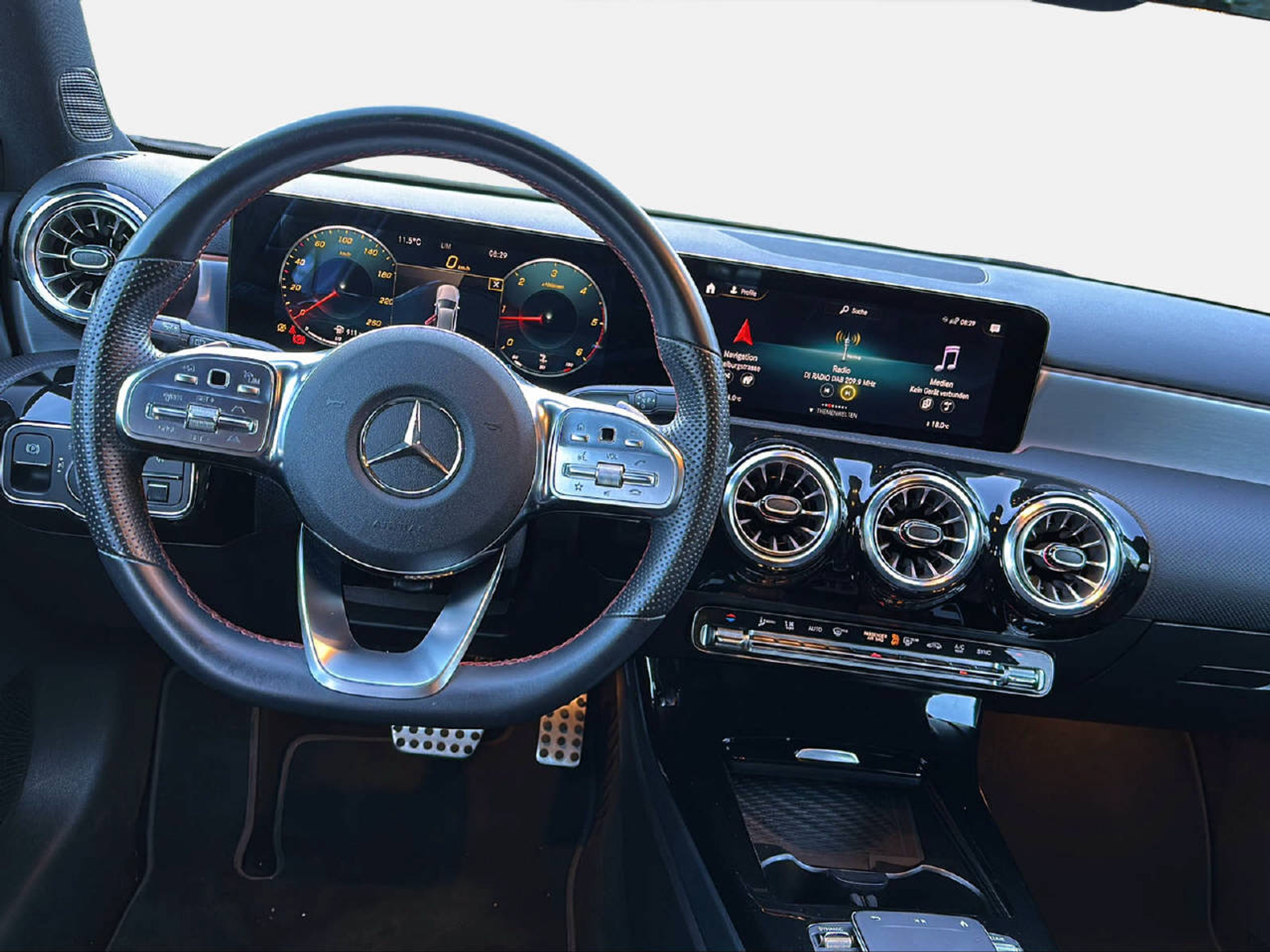 listing desktop thumbnail image 9