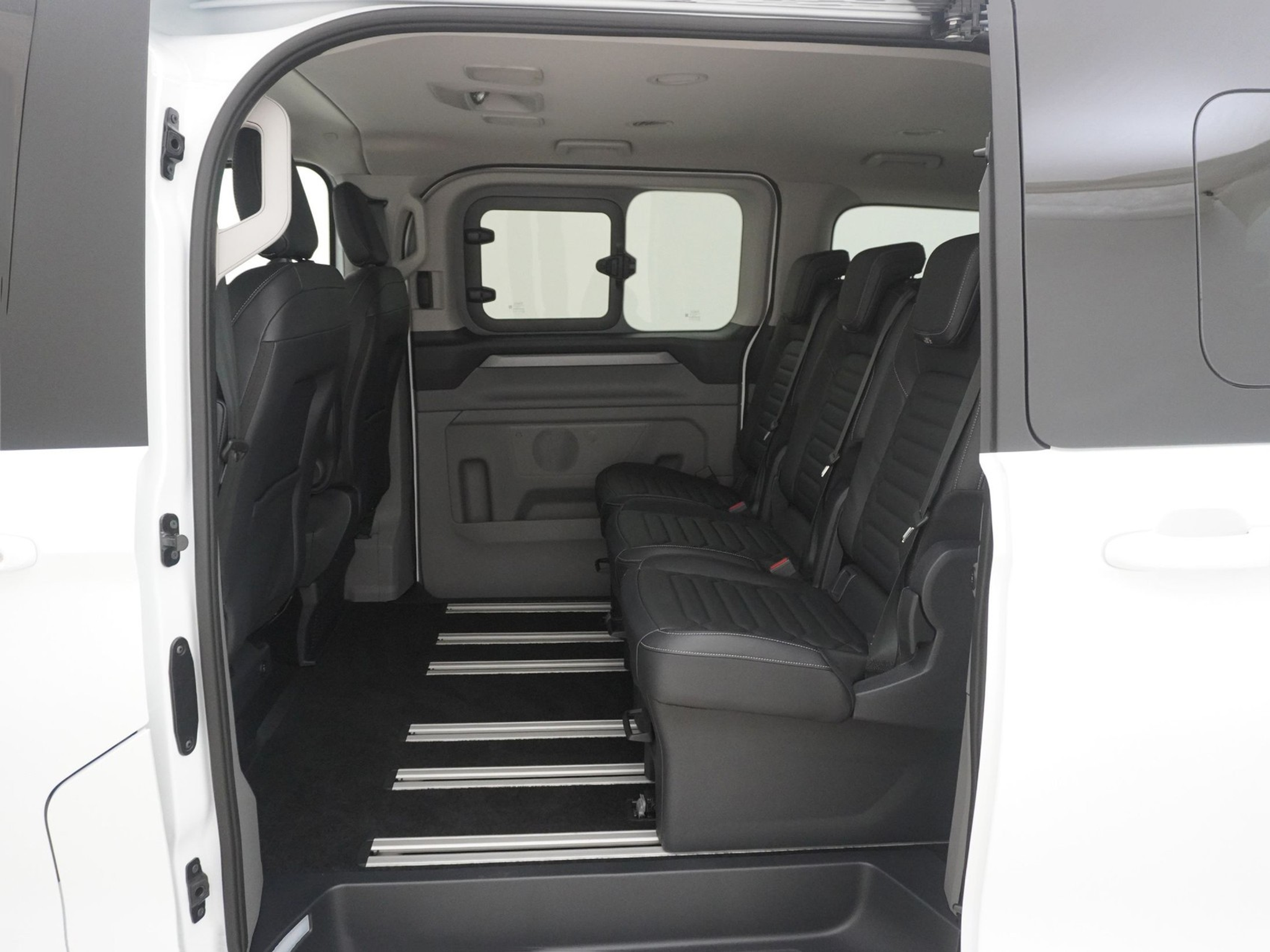 listing desktop thumbnail image 13