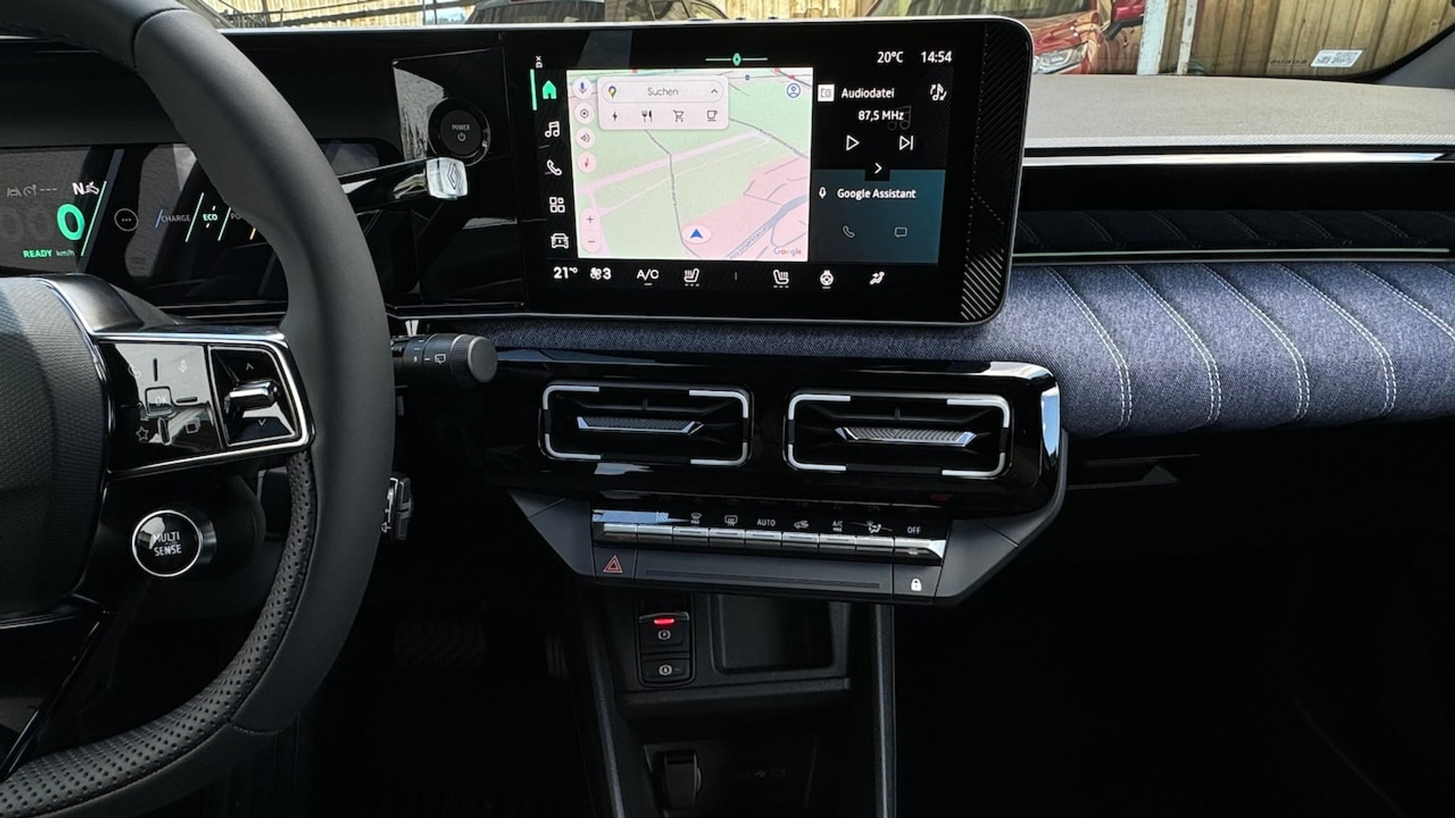 listing desktop thumbnail image 24