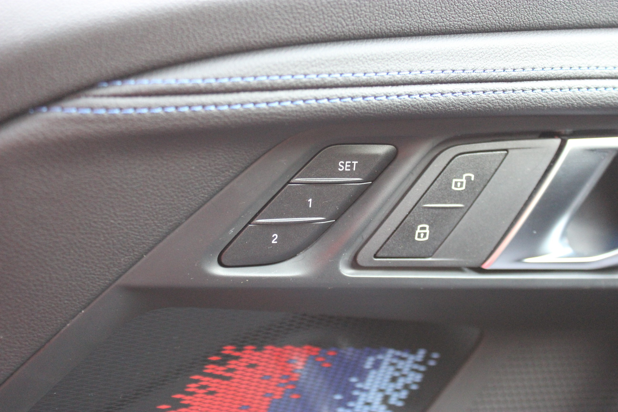 listing desktop thumbnail image 9