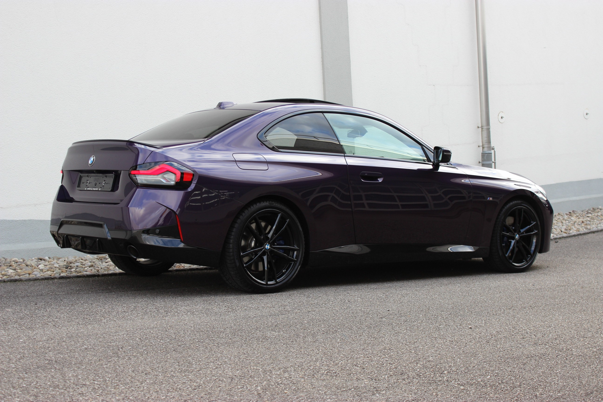 listing desktop thumbnail image 2