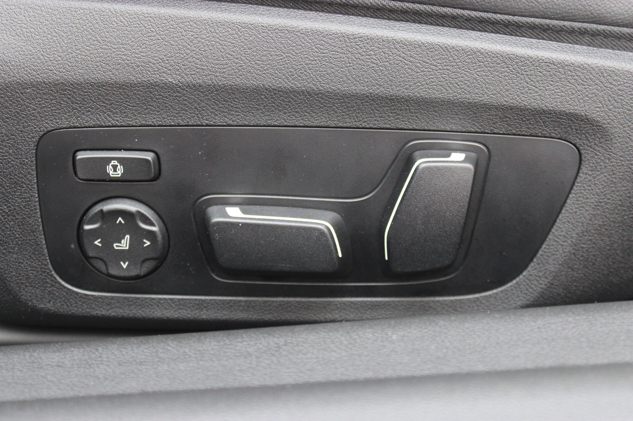 listing desktop thumbnail image 8