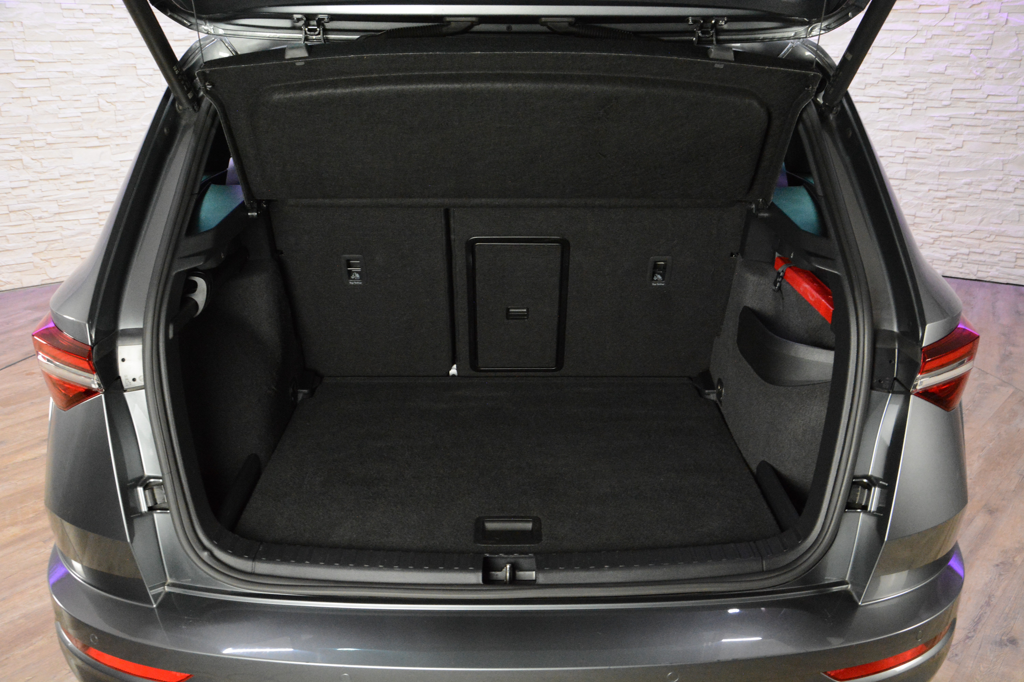 listing desktop thumbnail image 16