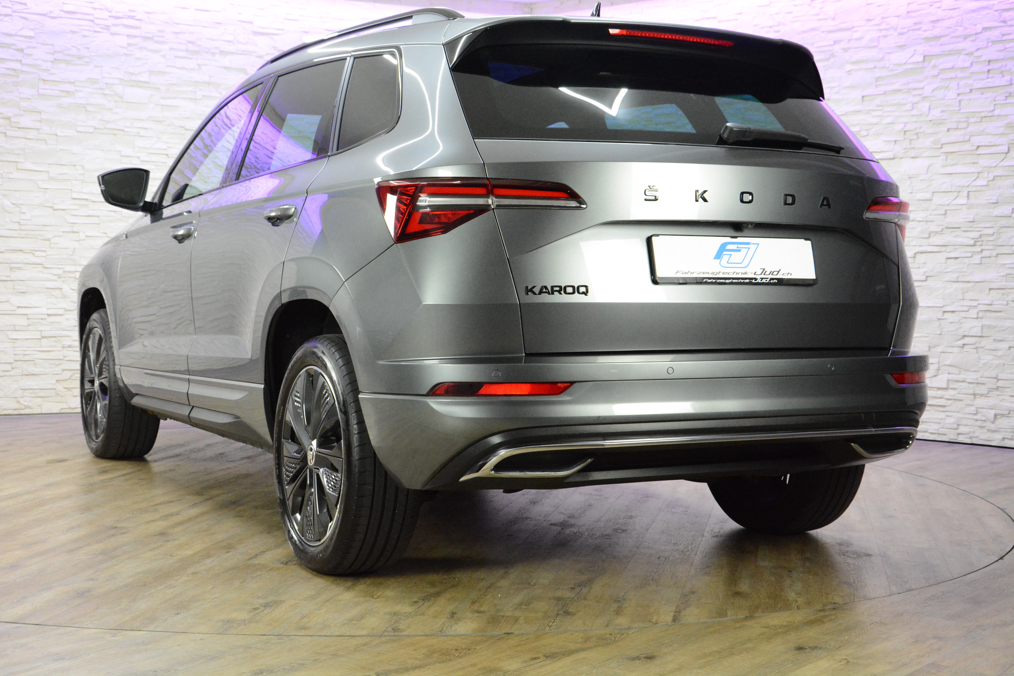 listing desktop thumbnail image 5