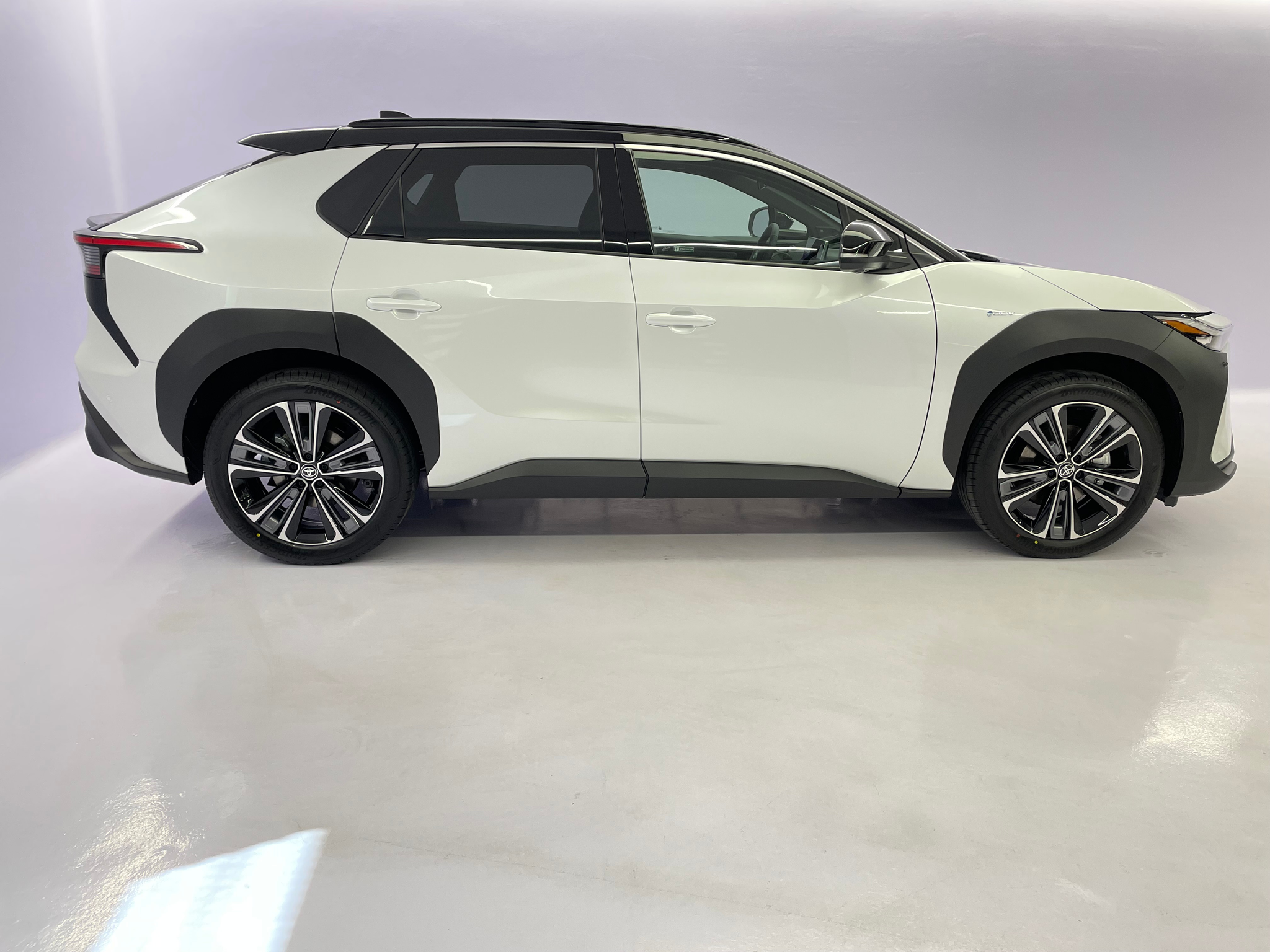 listing desktop thumbnail image 2