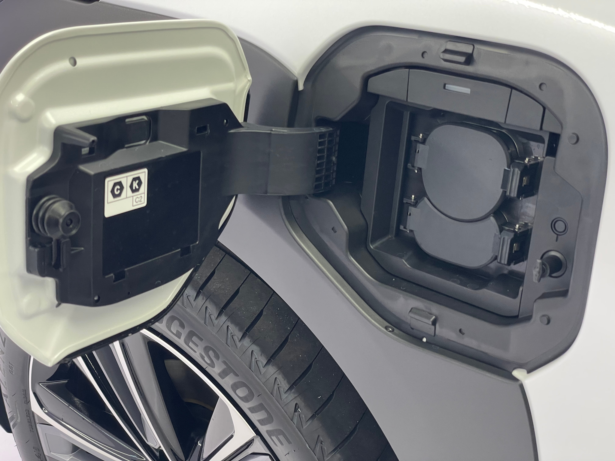 listing desktop thumbnail image 17