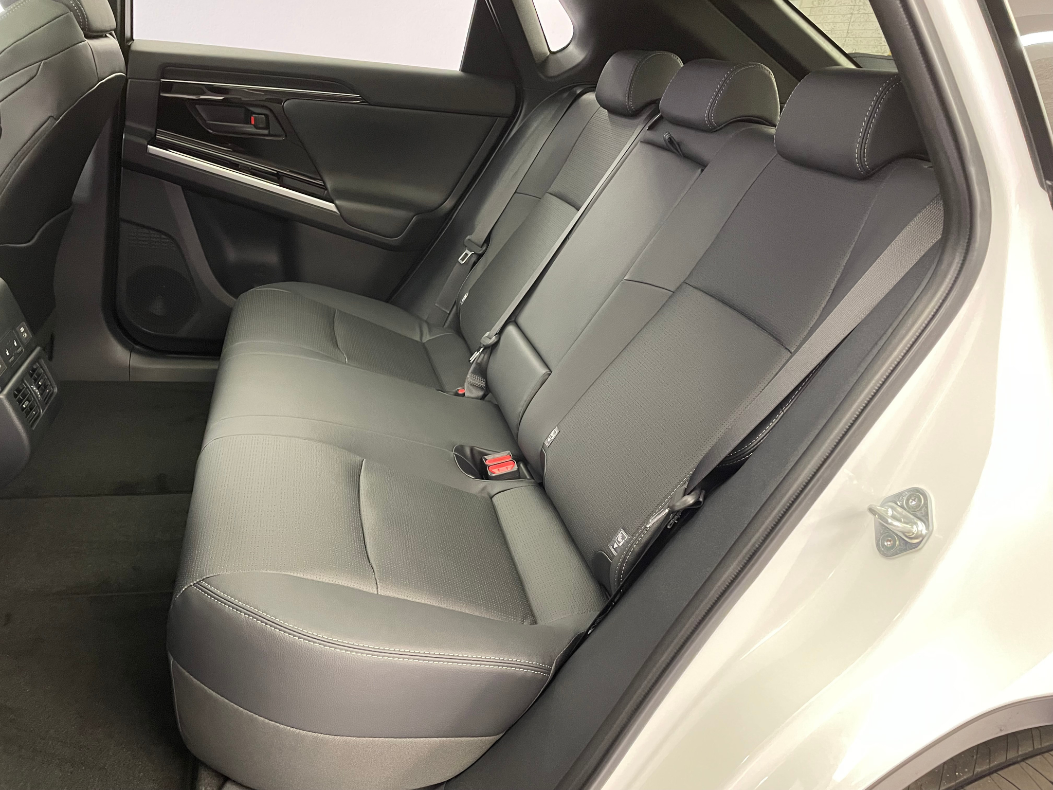 listing desktop thumbnail image 9