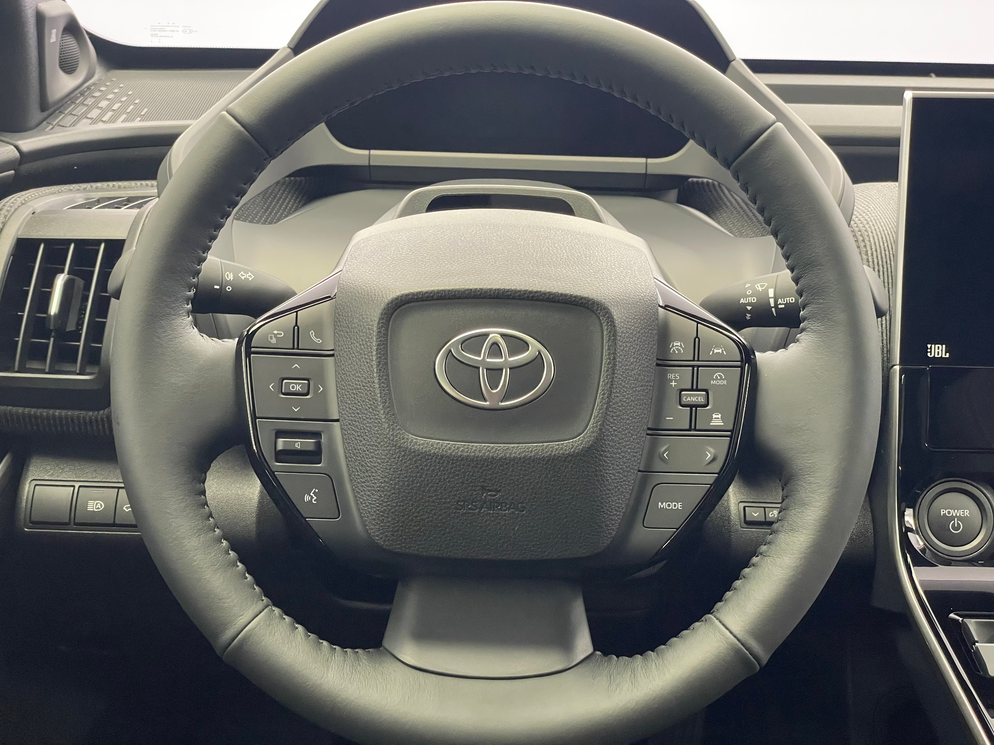 listing desktop thumbnail image 11