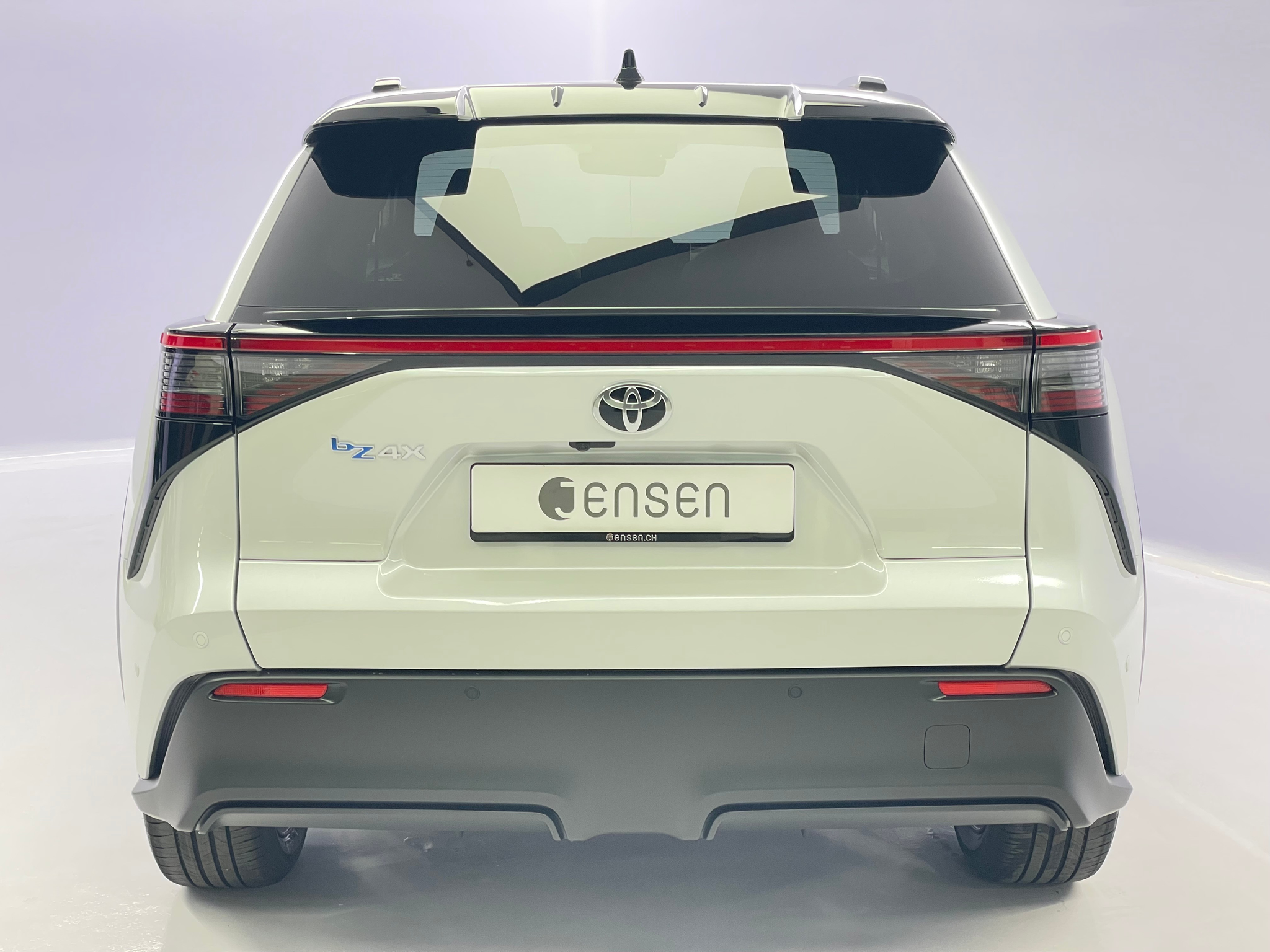 listing desktop thumbnail image 3