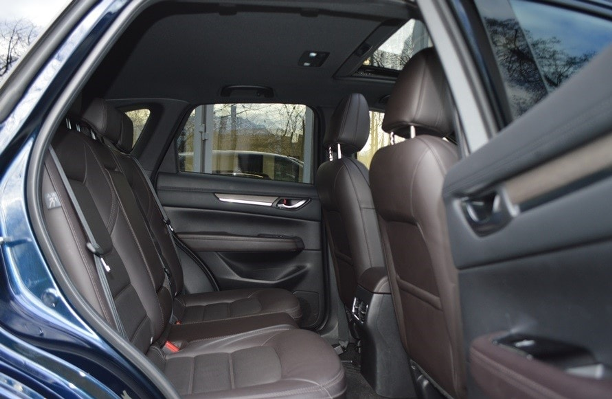 listing desktop thumbnail image 8