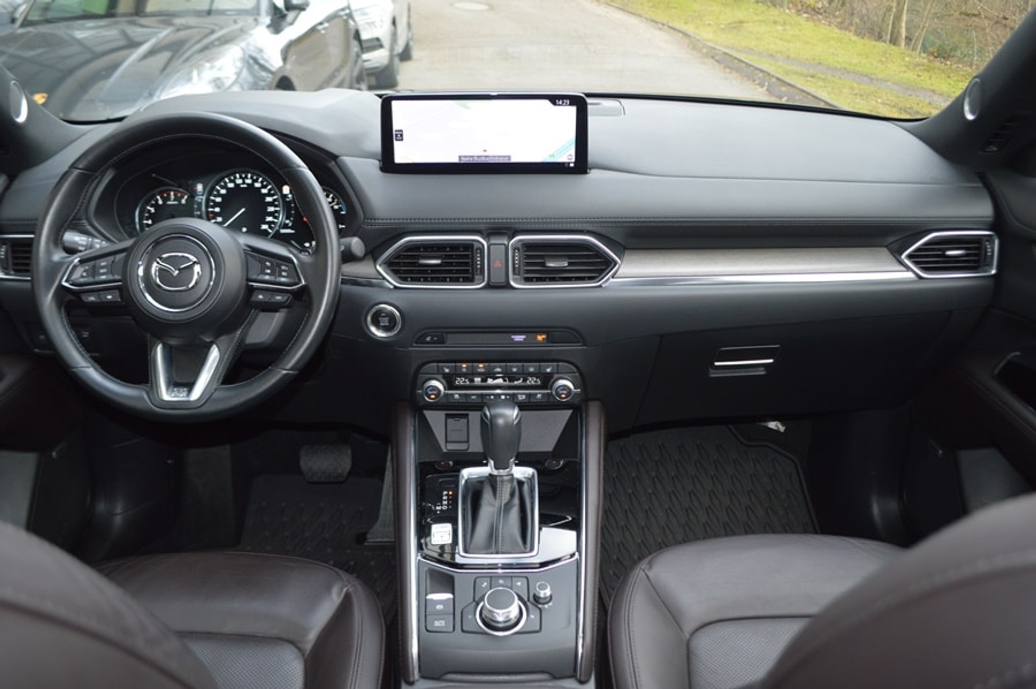 listing desktop thumbnail image 9