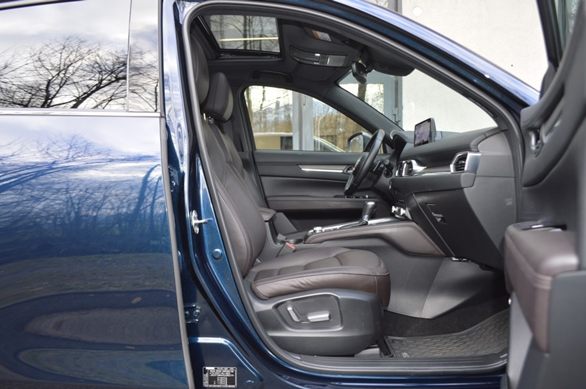 listing desktop thumbnail image 6