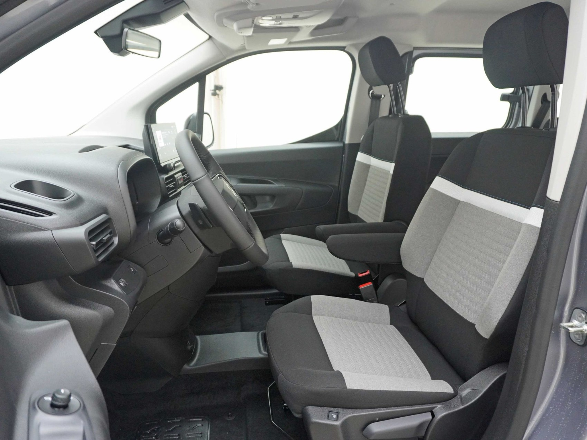 listing desktop thumbnail image 6