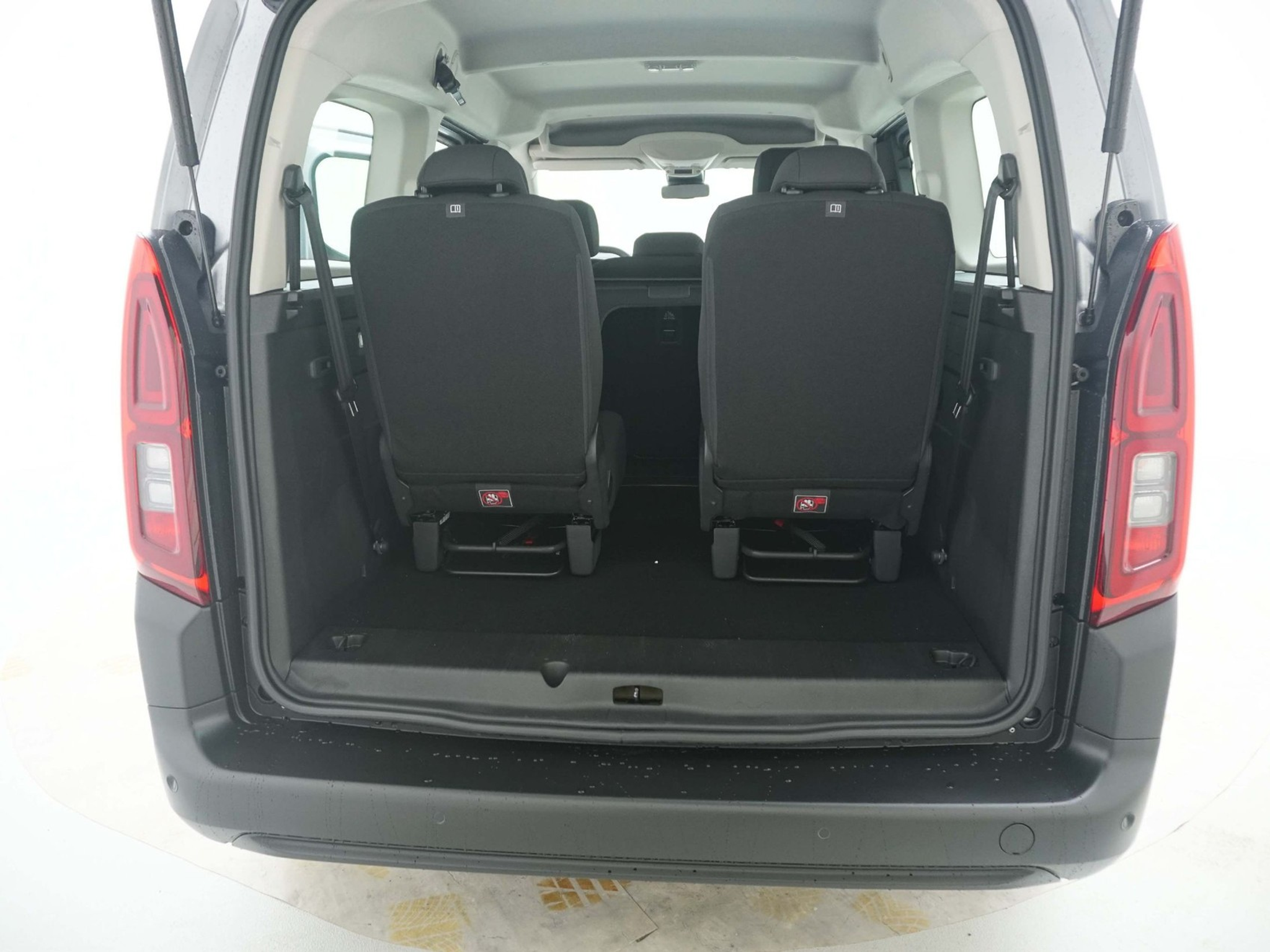 listing desktop thumbnail image 19