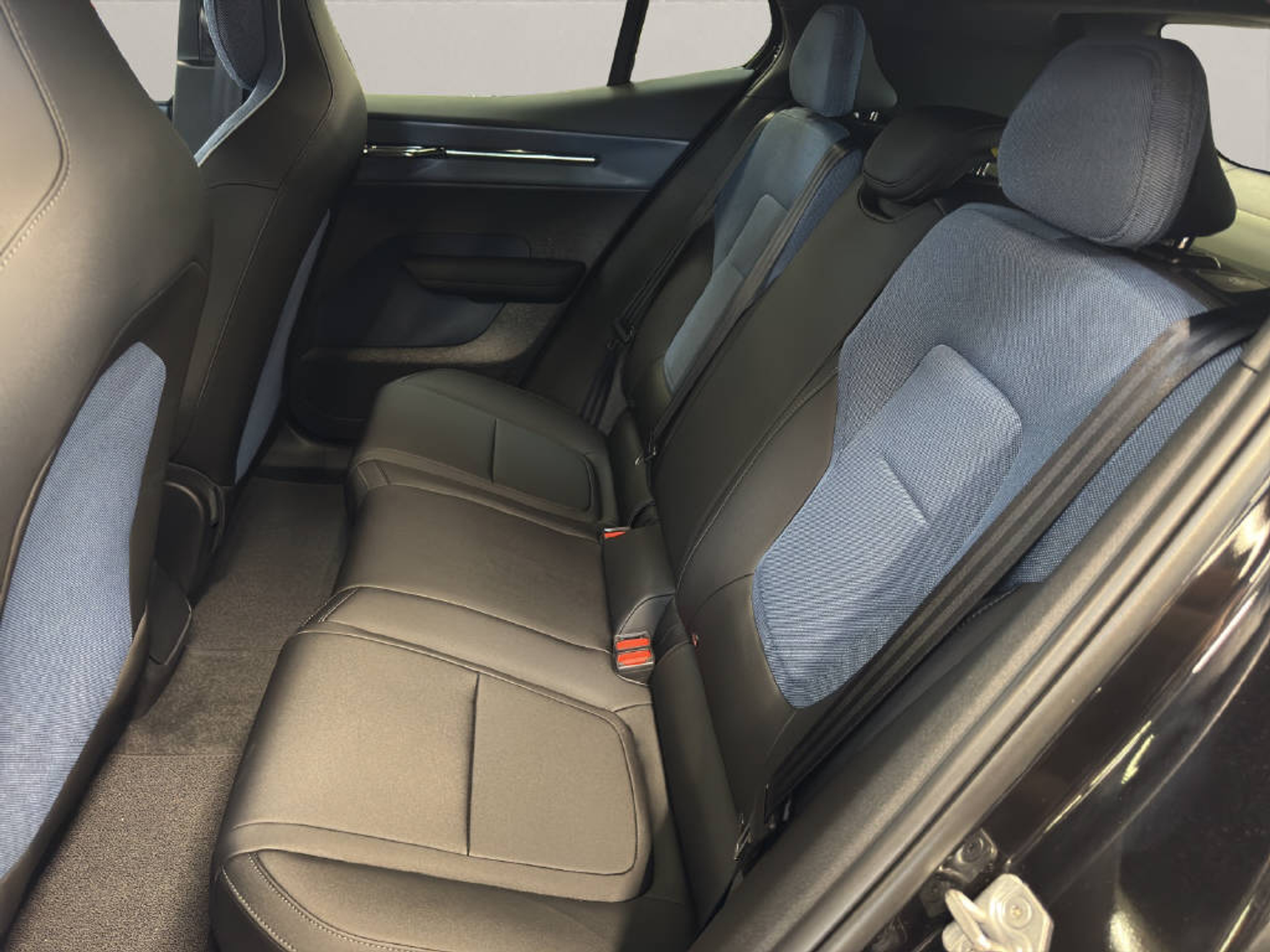 listing desktop thumbnail image 10