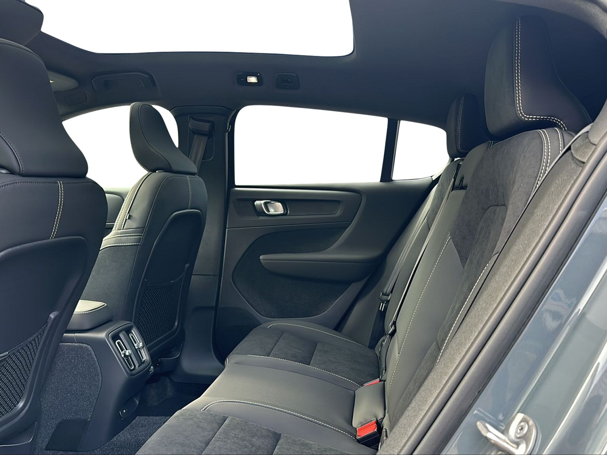 listing desktop thumbnail image 9