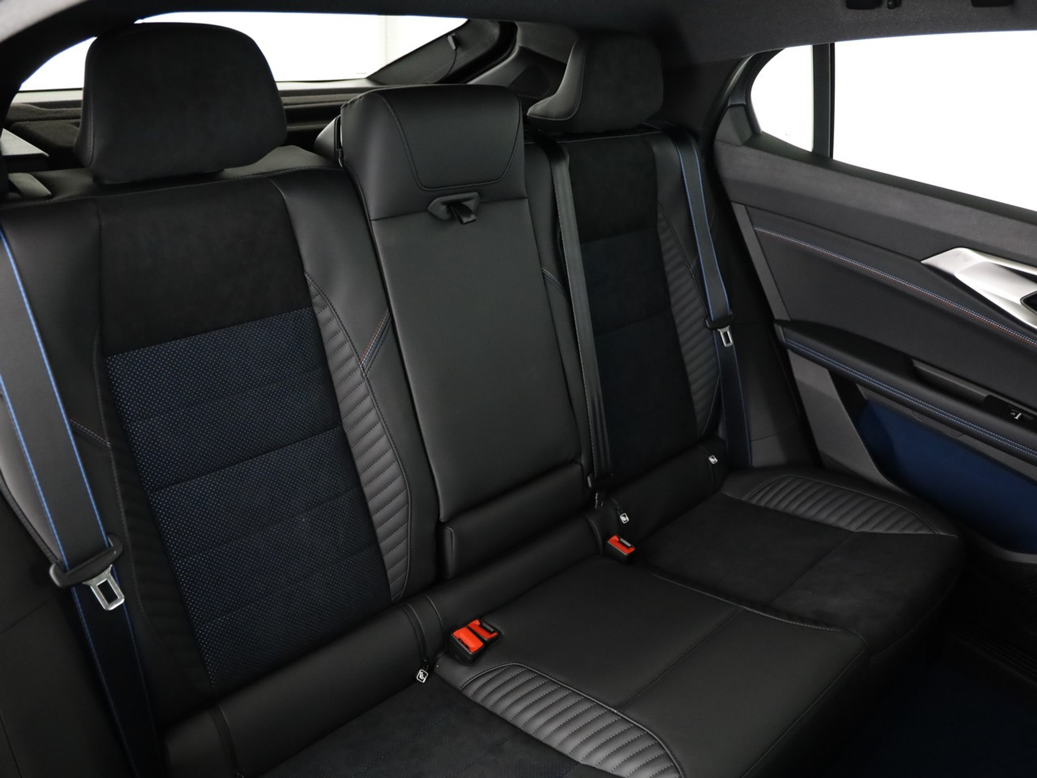 listing desktop thumbnail image 7