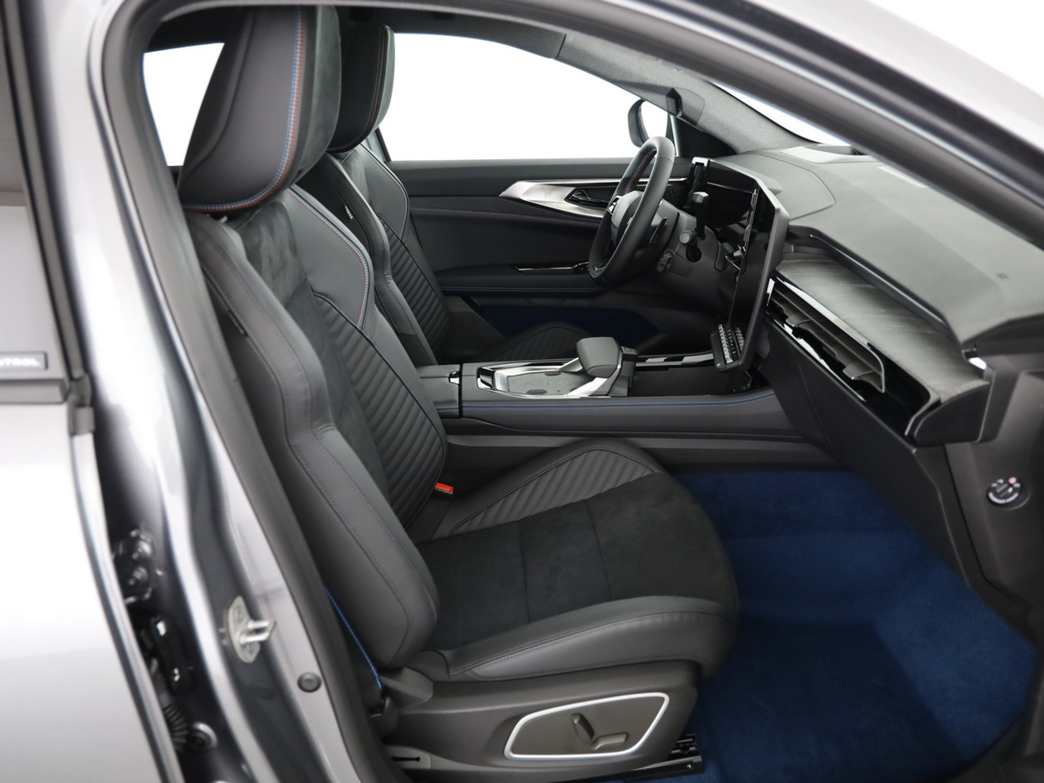 listing desktop thumbnail image 6