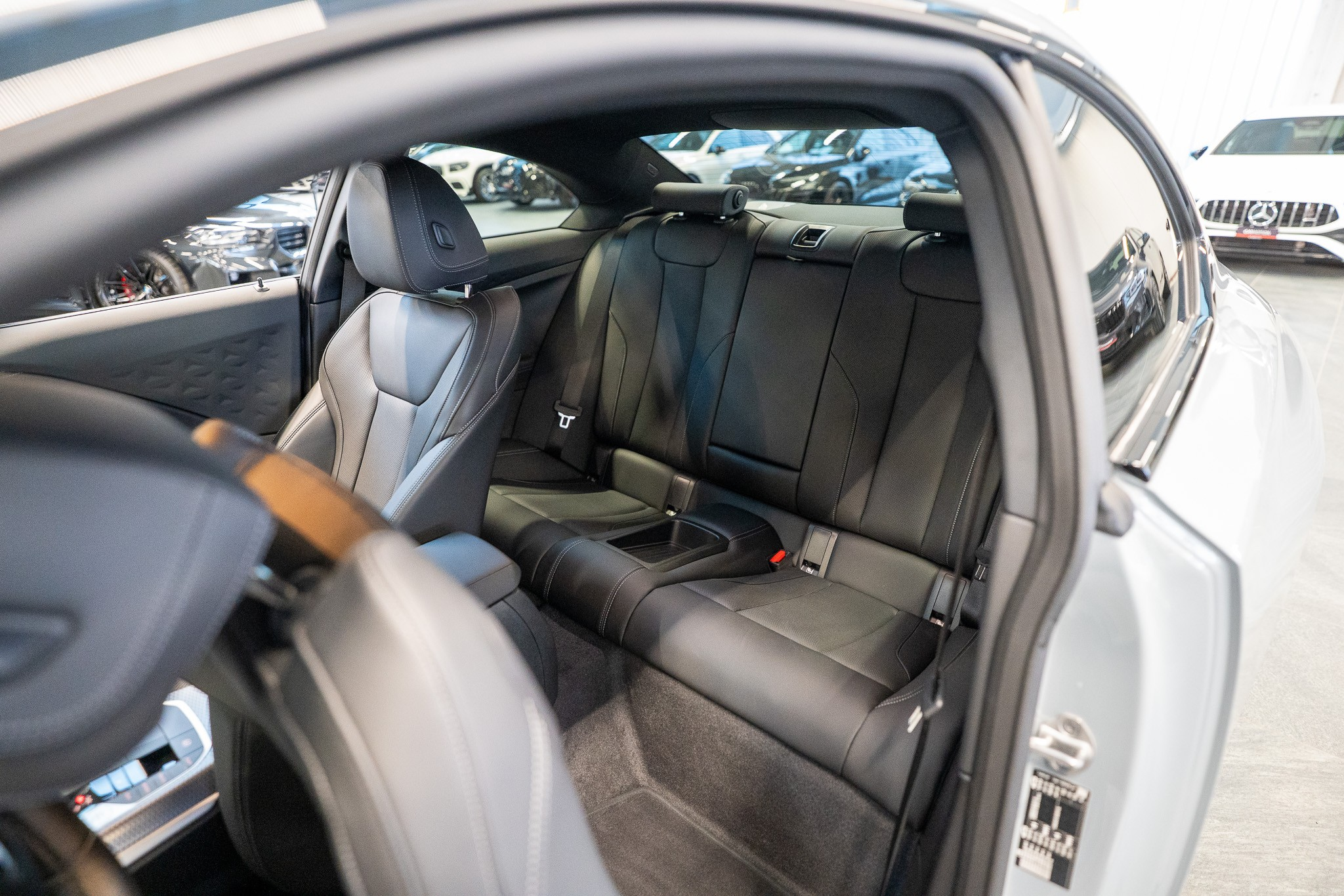 listing desktop thumbnail image 10