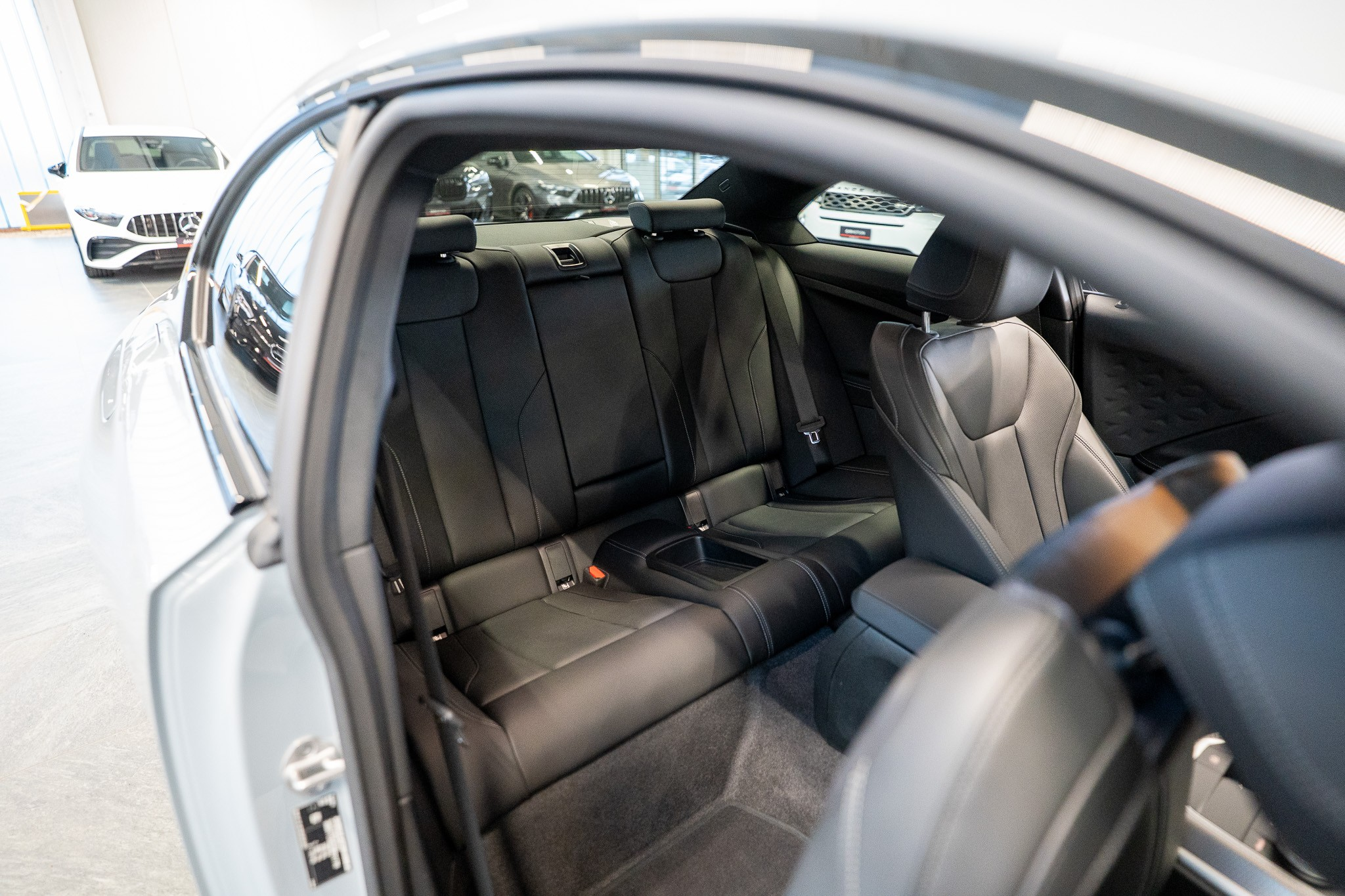 listing desktop thumbnail image 11