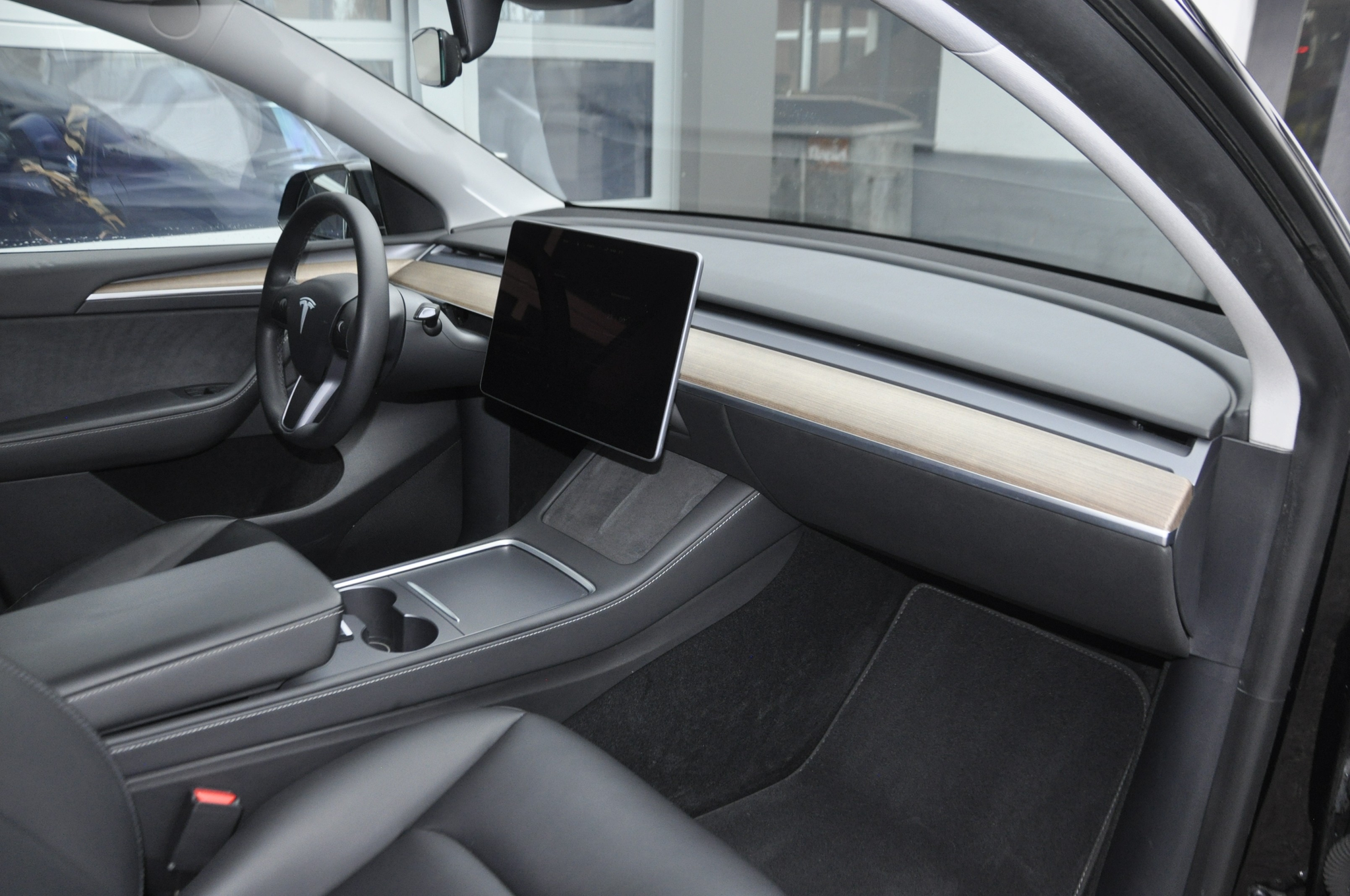 listing desktop thumbnail image 6