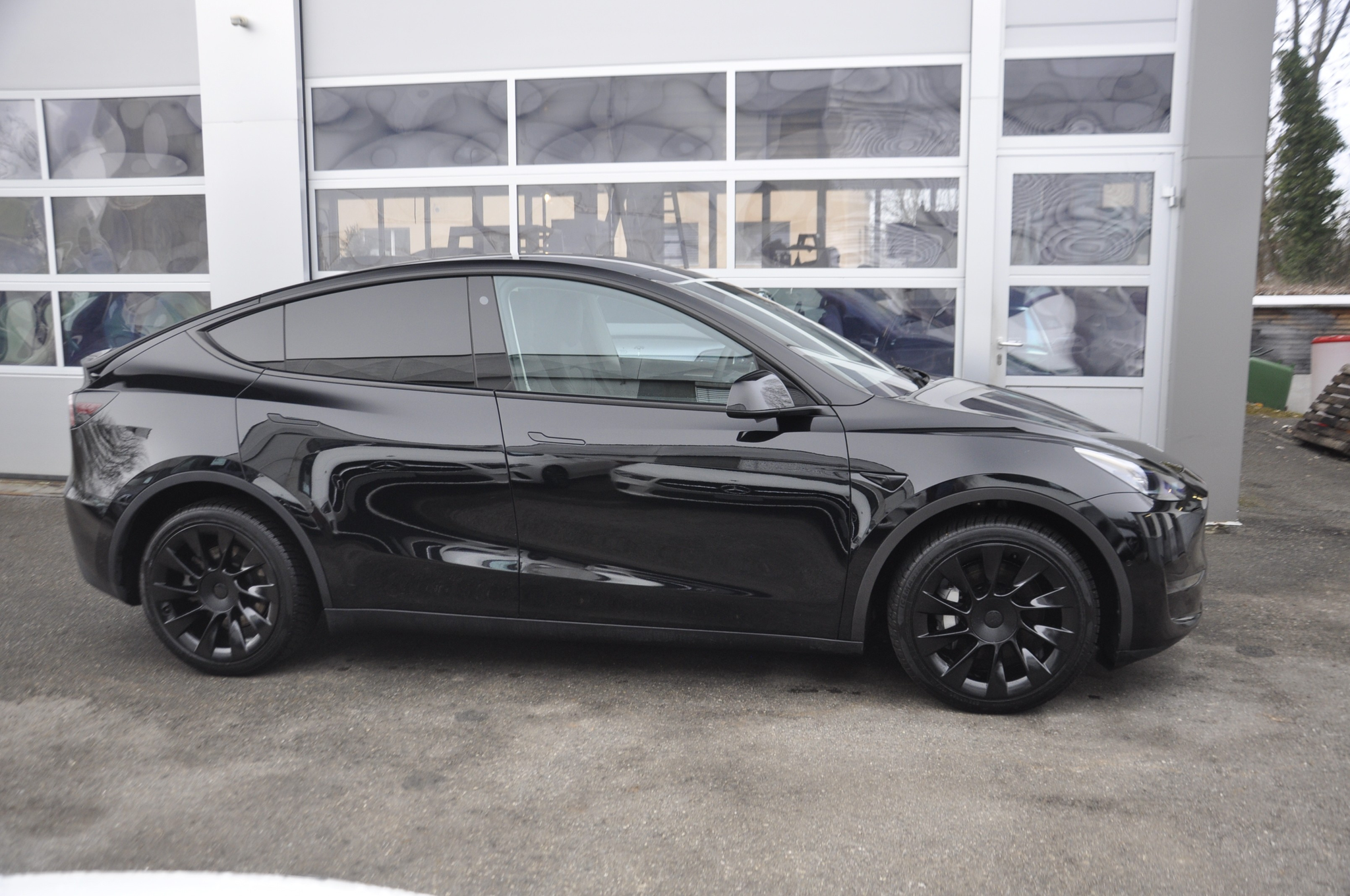 listing desktop thumbnail image 1