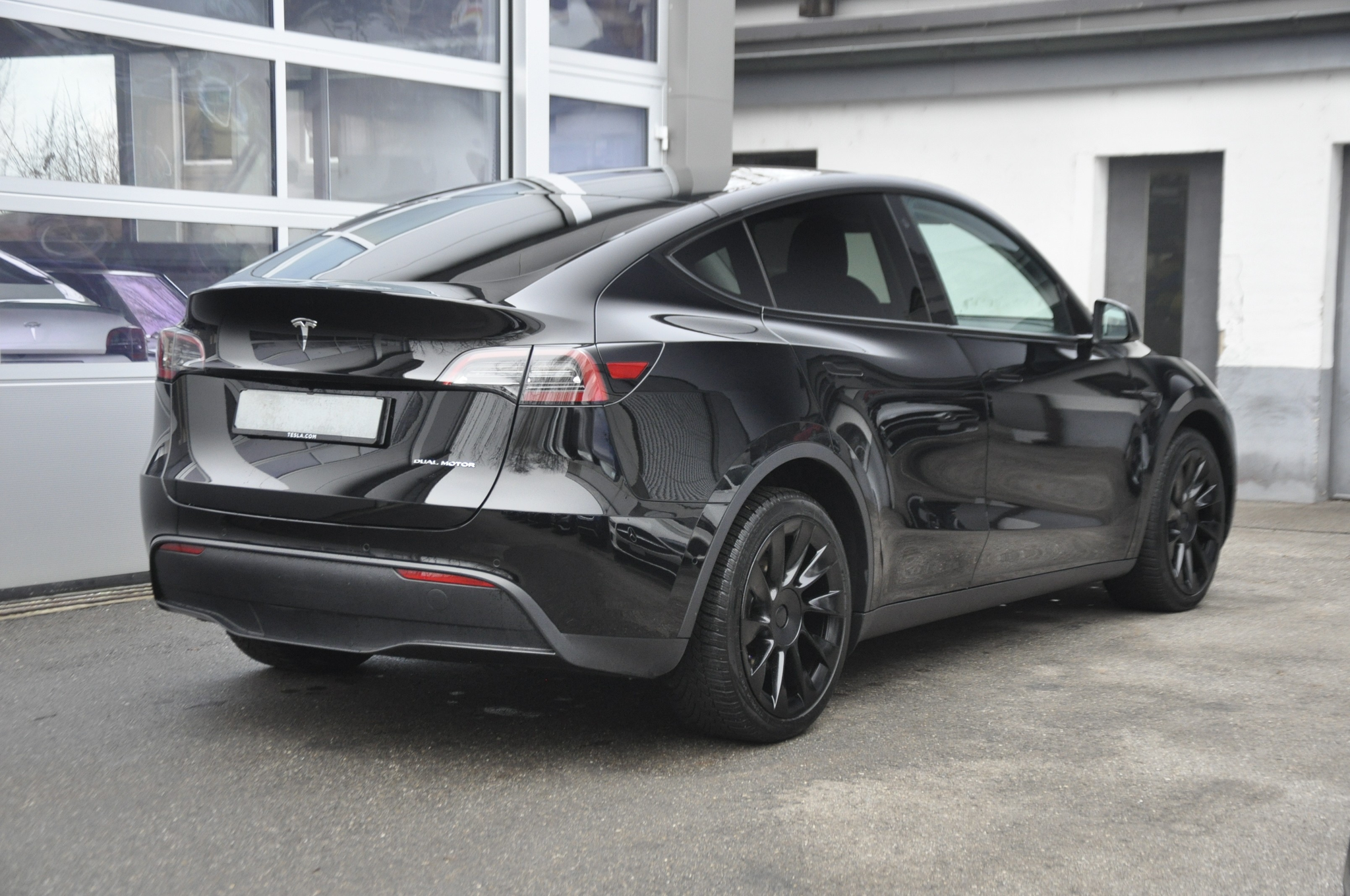 listing desktop thumbnail image 2