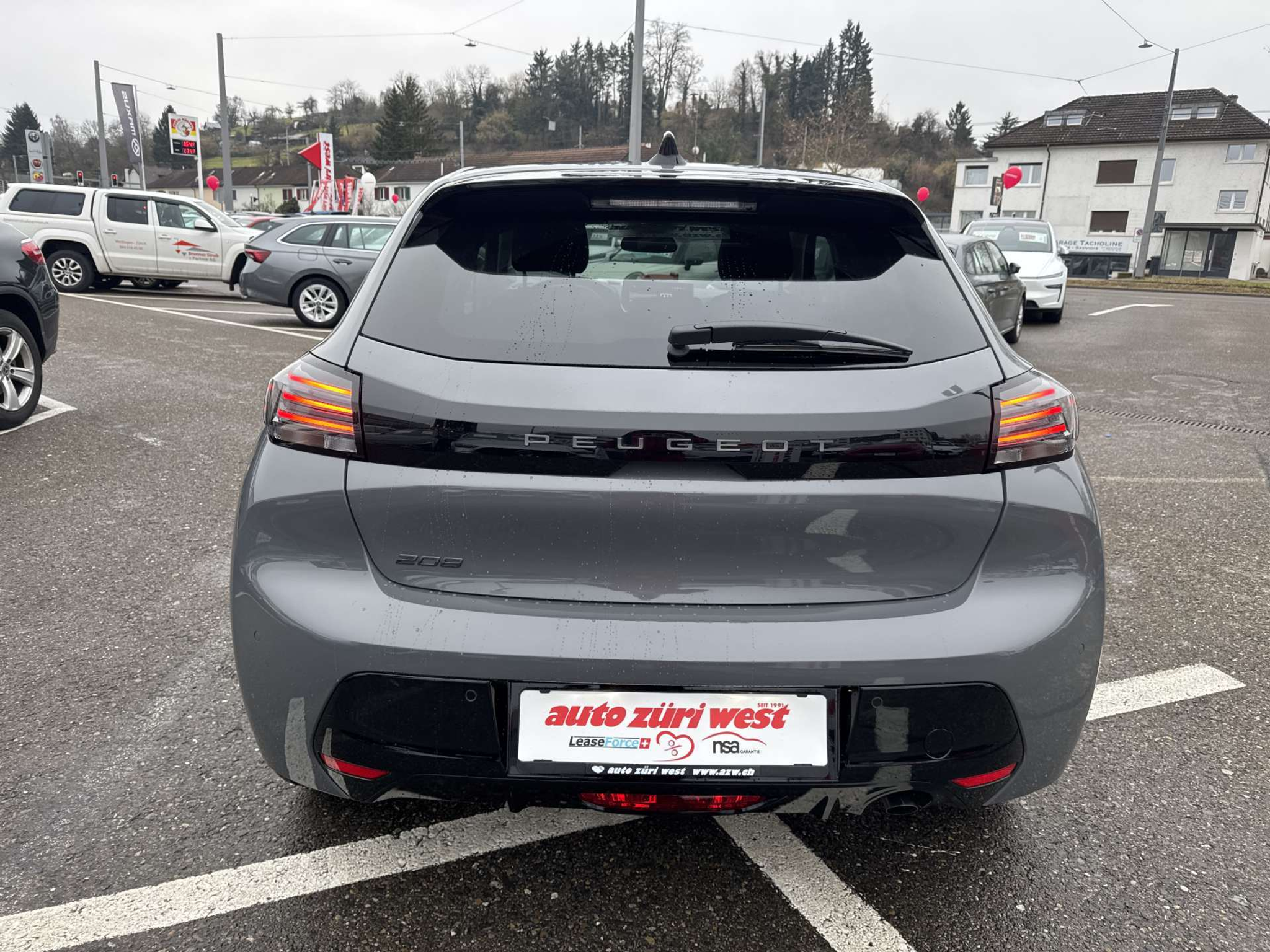 listing desktop thumbnail image 14