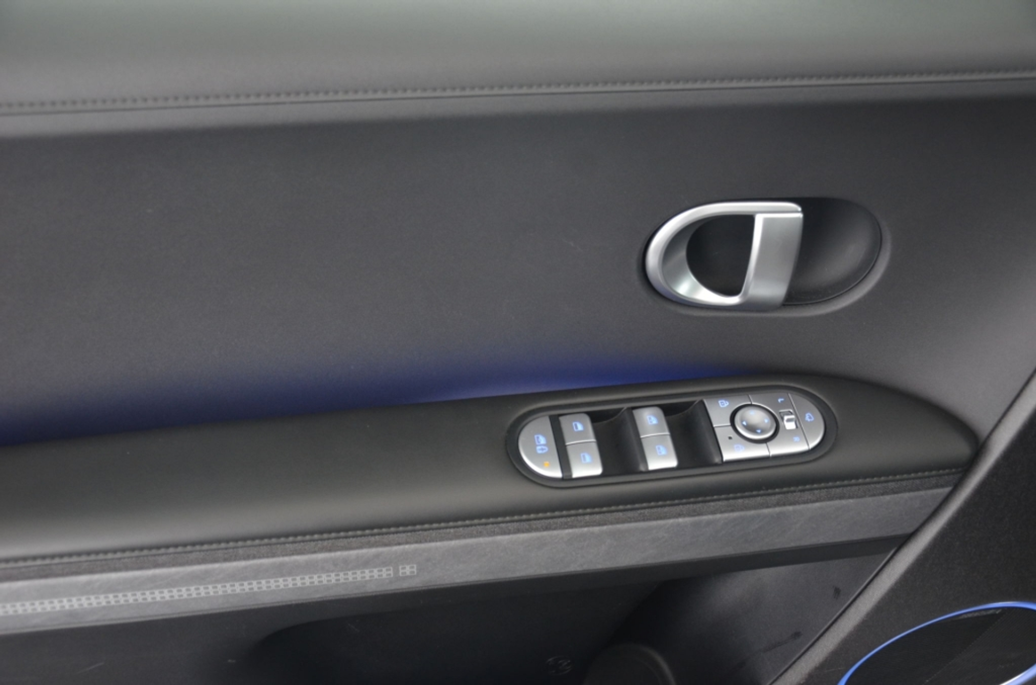 listing desktop thumbnail image 26