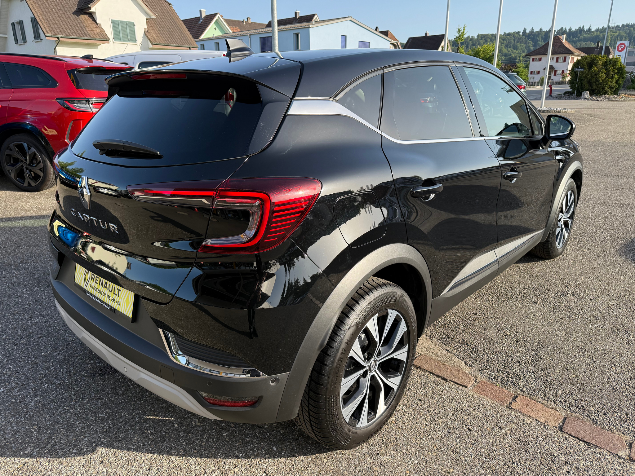 listing desktop thumbnail image 5