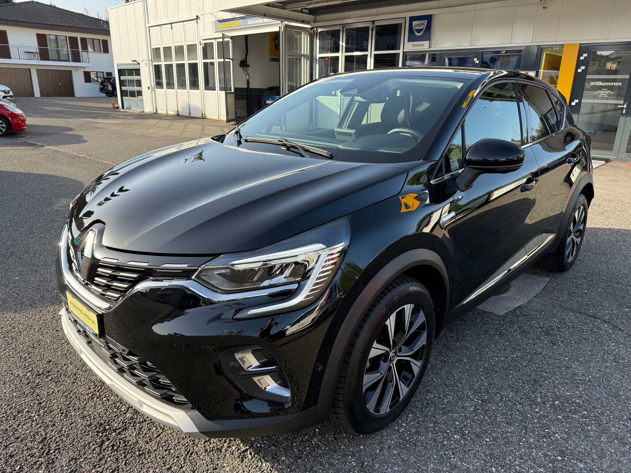 listing desktop thumbnail image 1