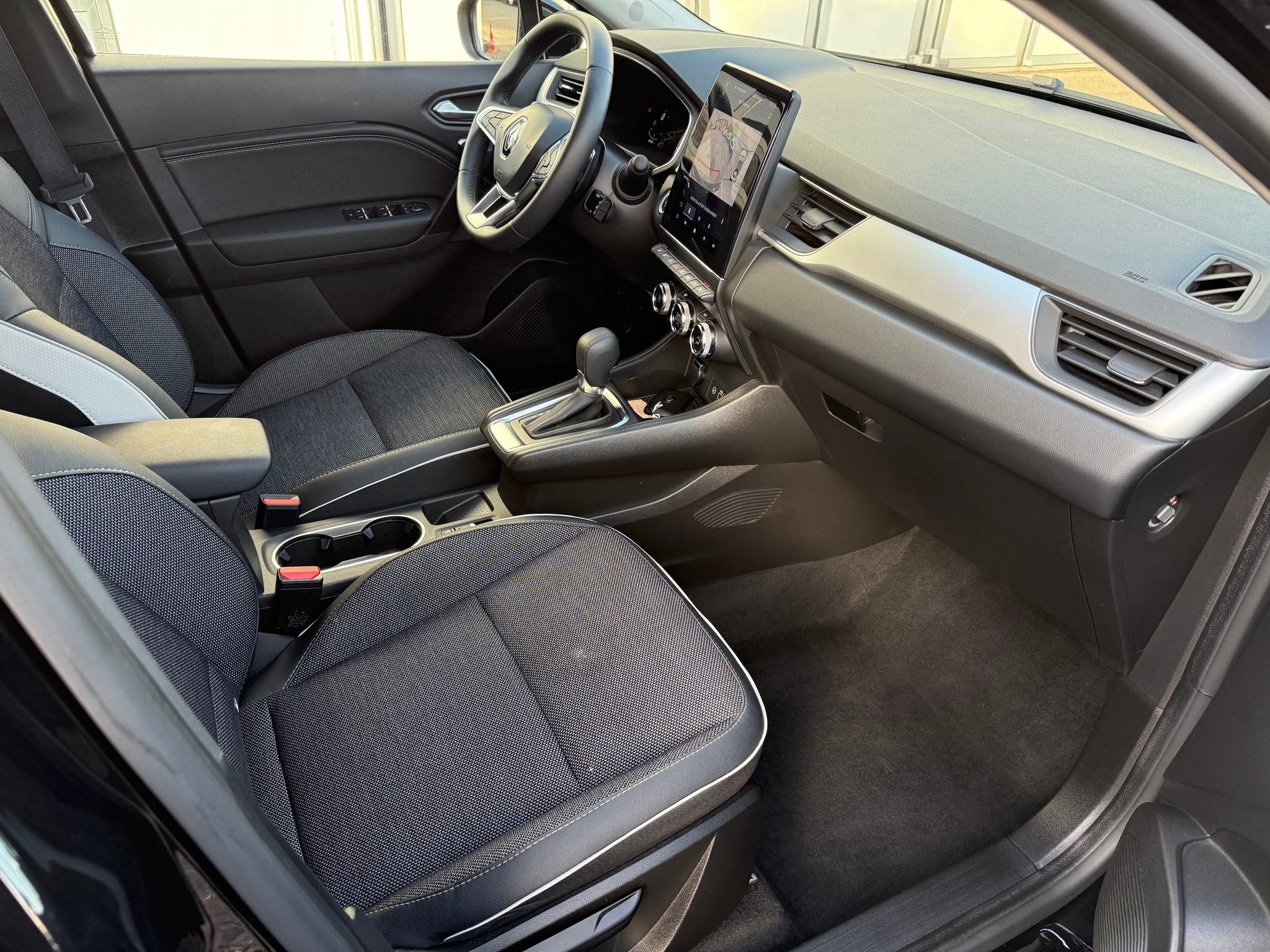 listing desktop thumbnail image 9