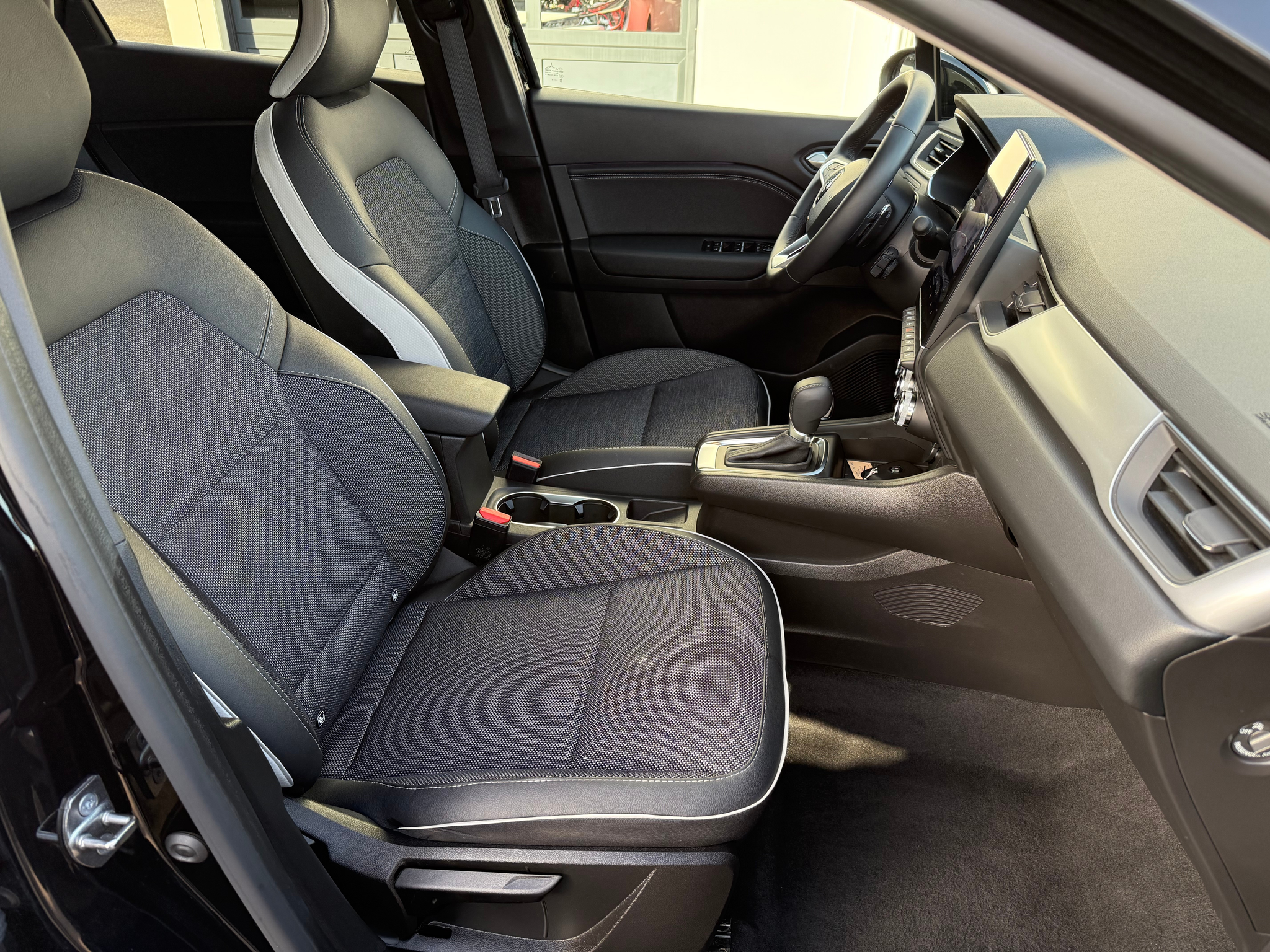 listing desktop thumbnail image 10