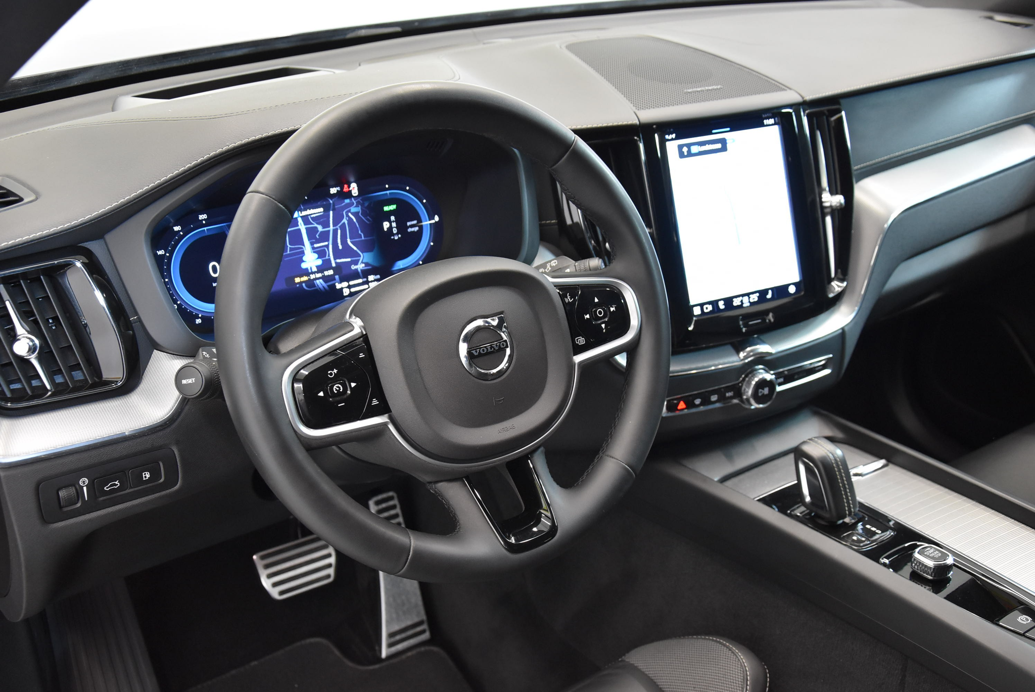 listing desktop thumbnail image 3