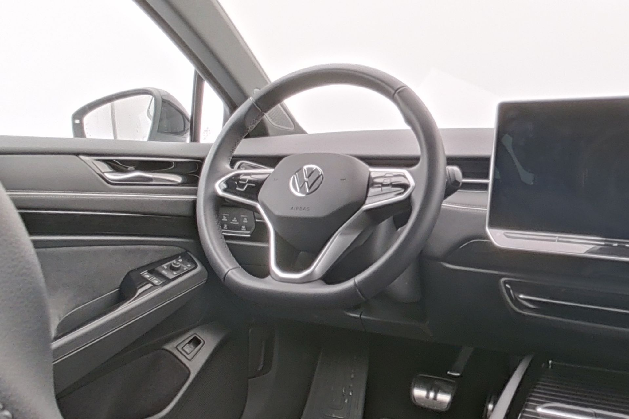 listing desktop thumbnail image 7