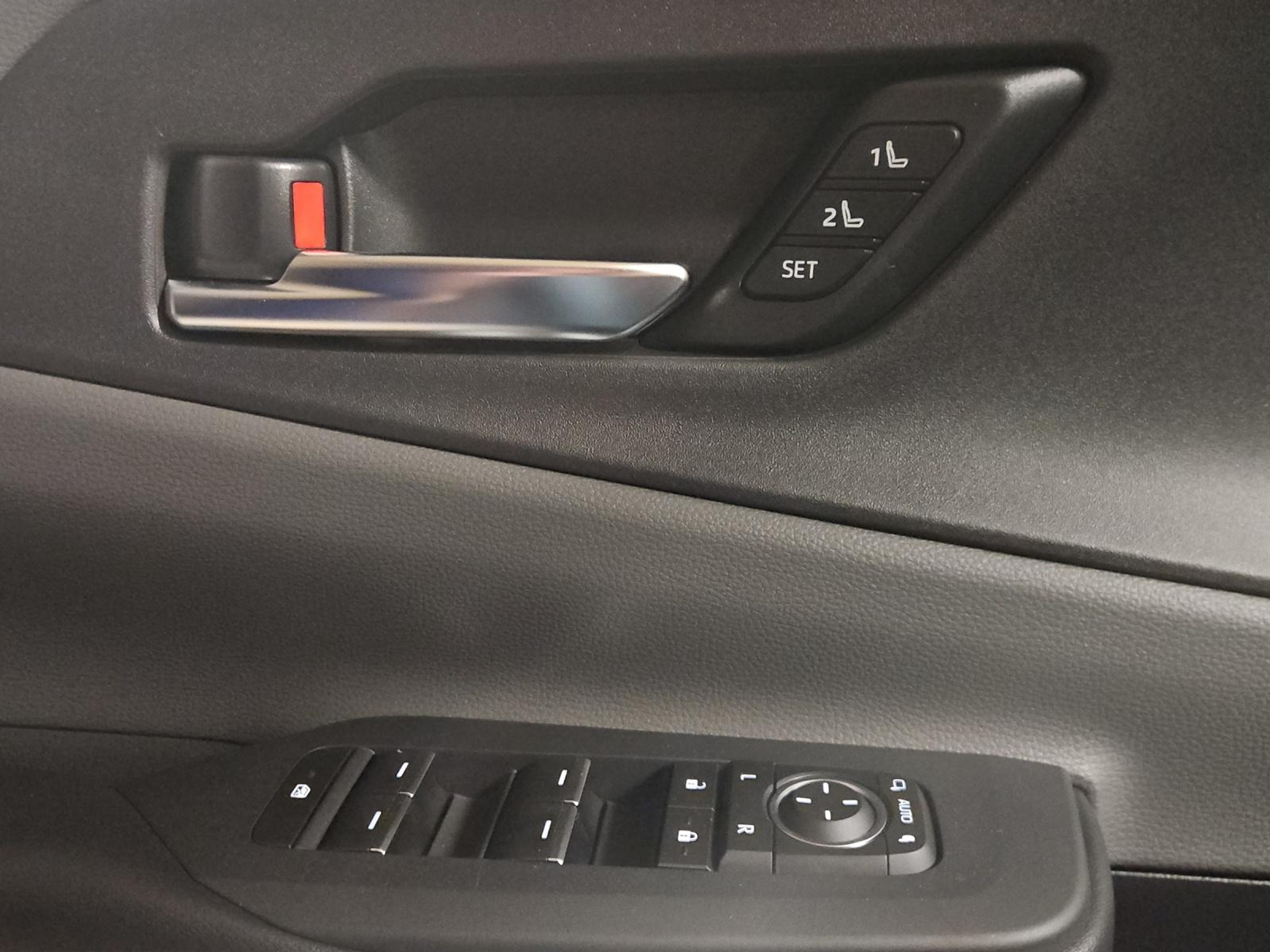 listing desktop thumbnail image 15