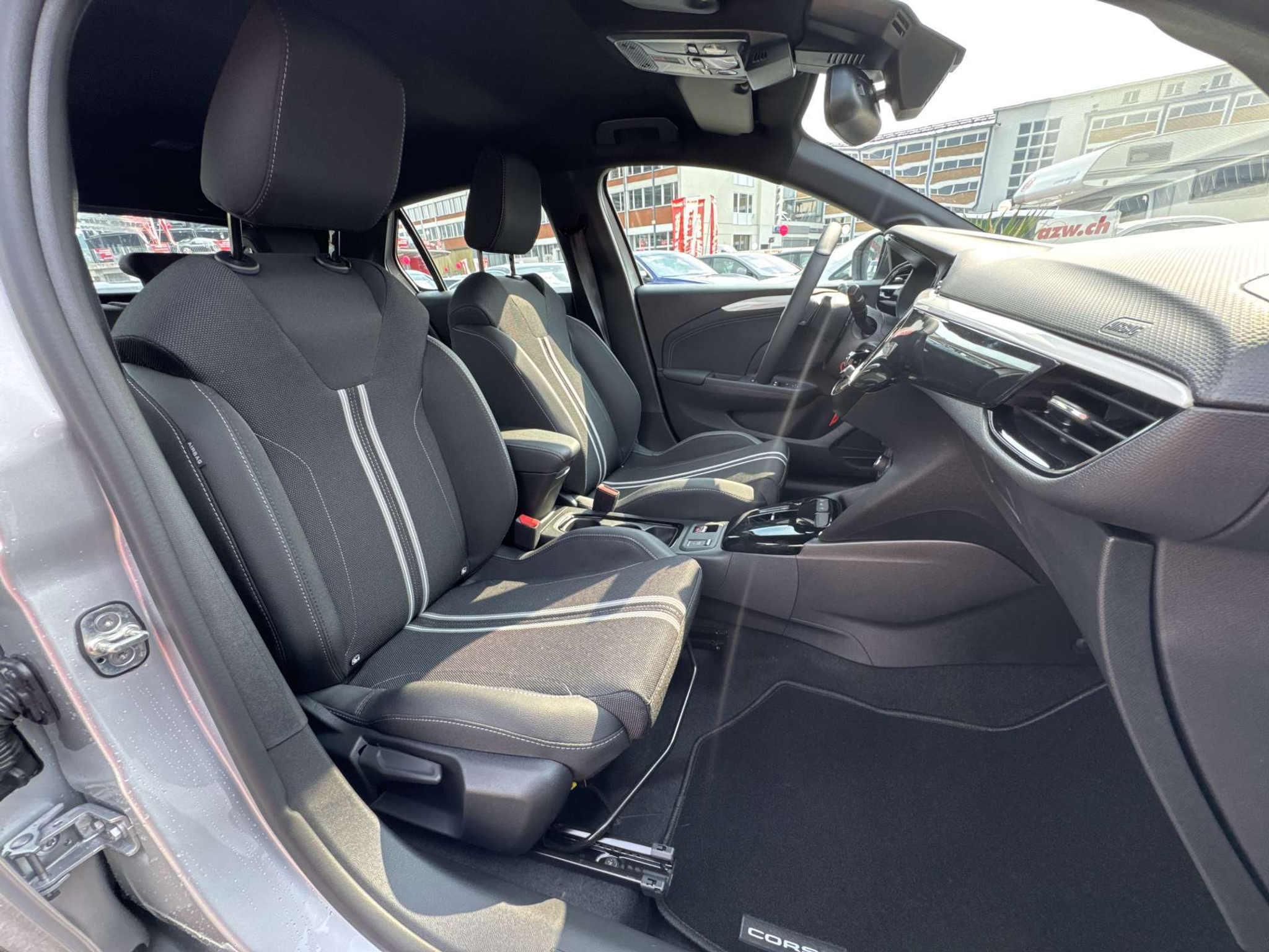 listing desktop thumbnail image 12