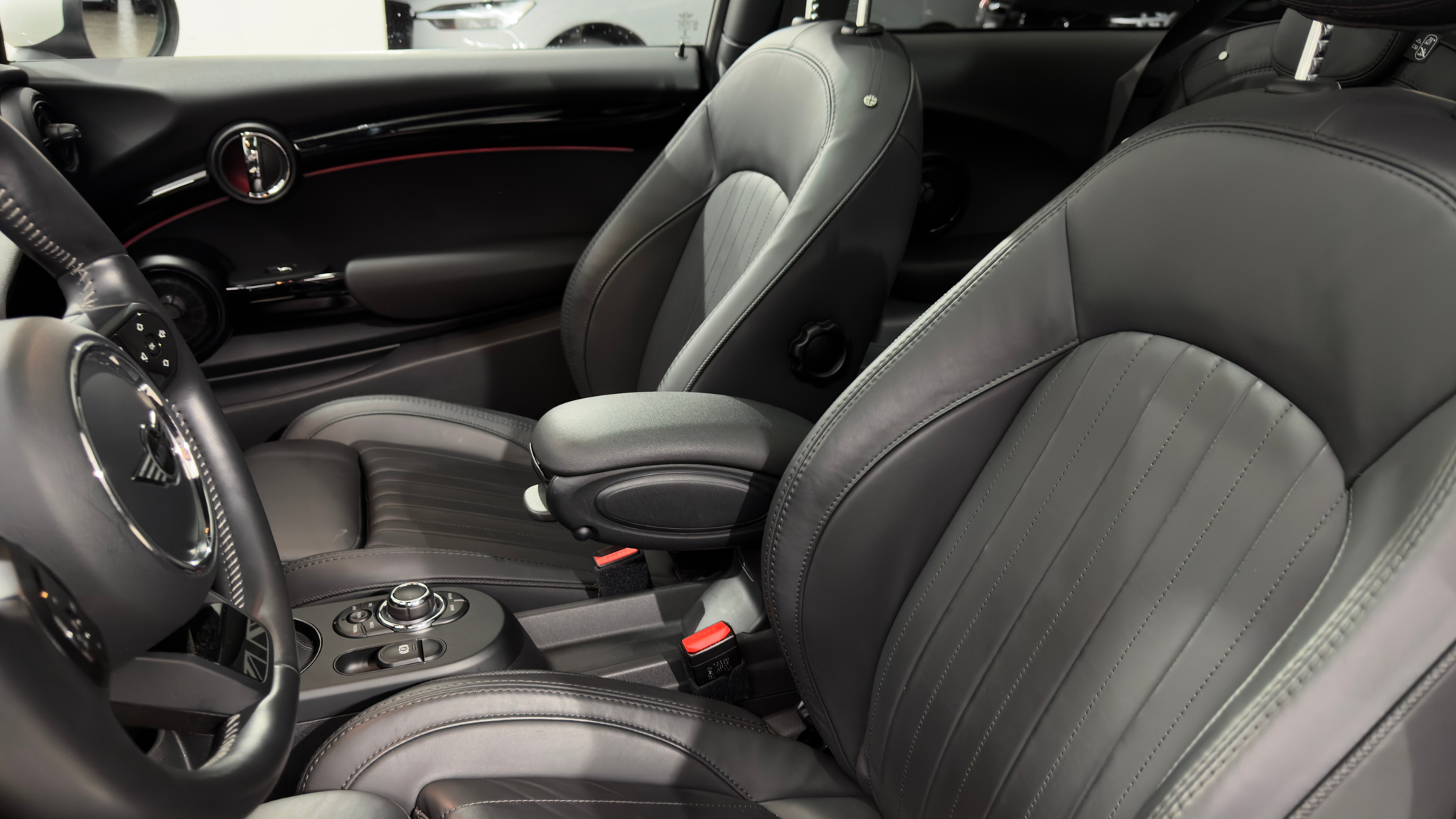 listing desktop thumbnail image 10