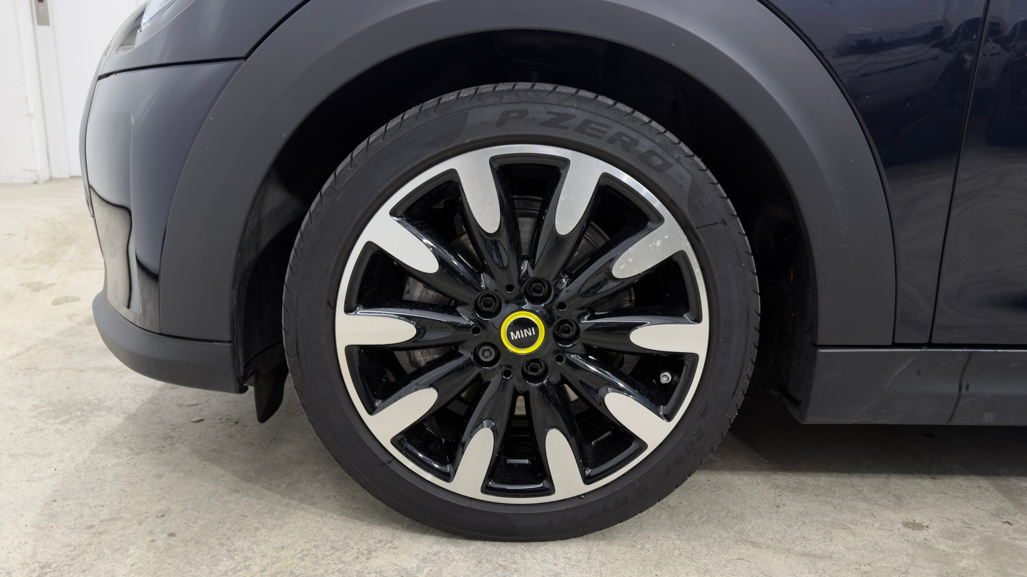 listing desktop thumbnail image 7