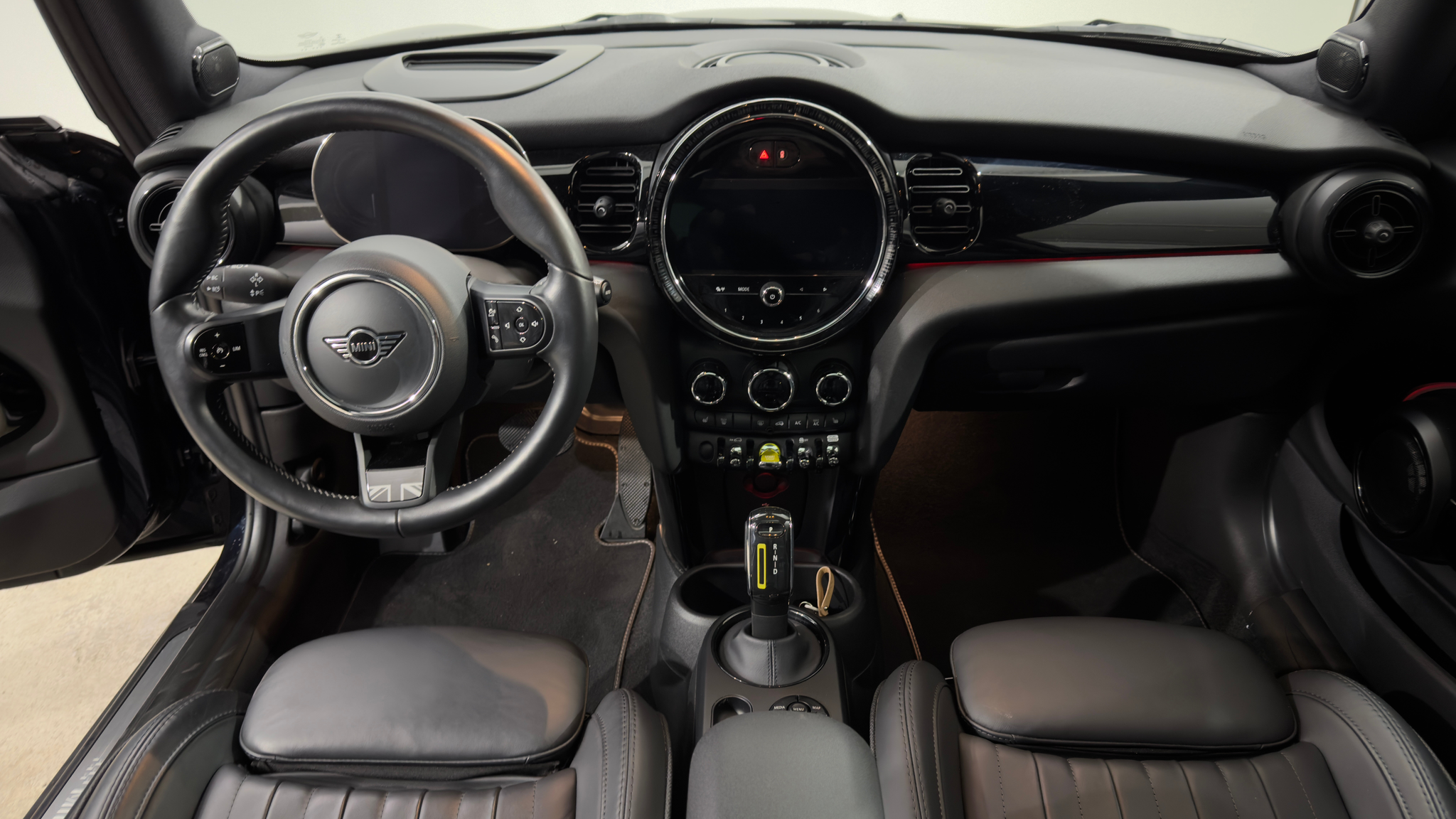 listing desktop thumbnail image 4