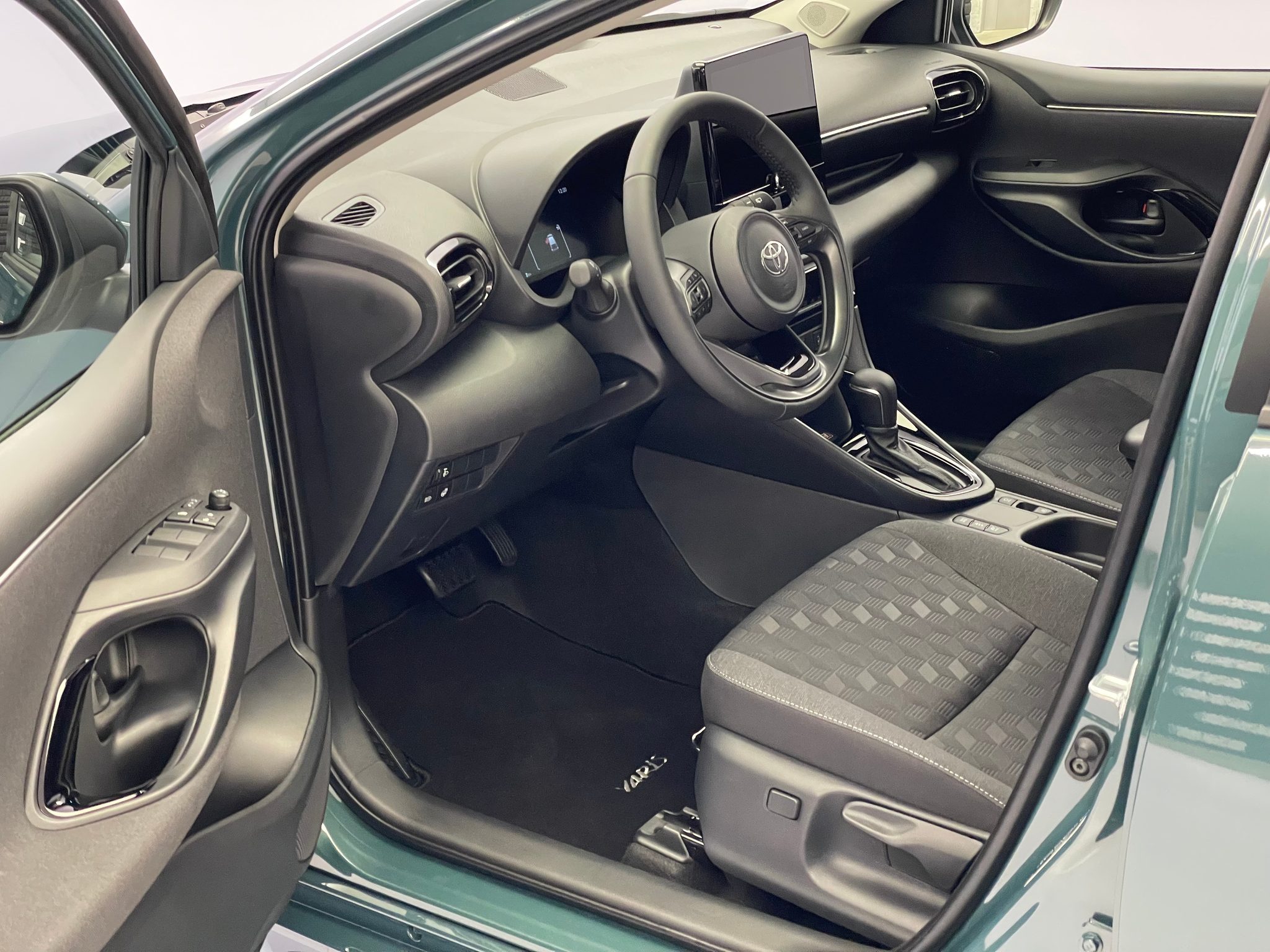 listing desktop thumbnail image 6