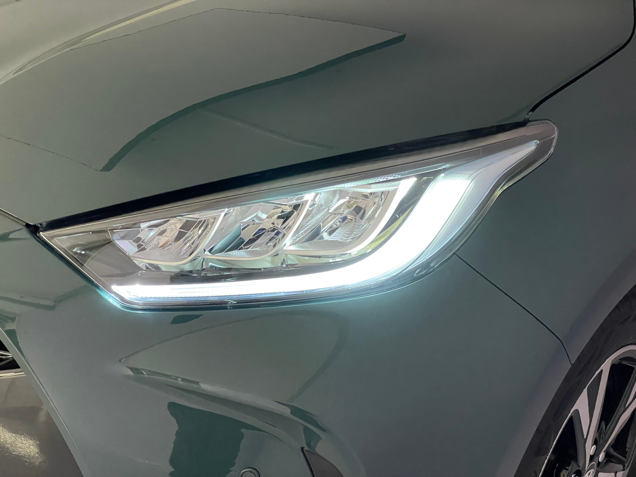 listing desktop thumbnail image 16