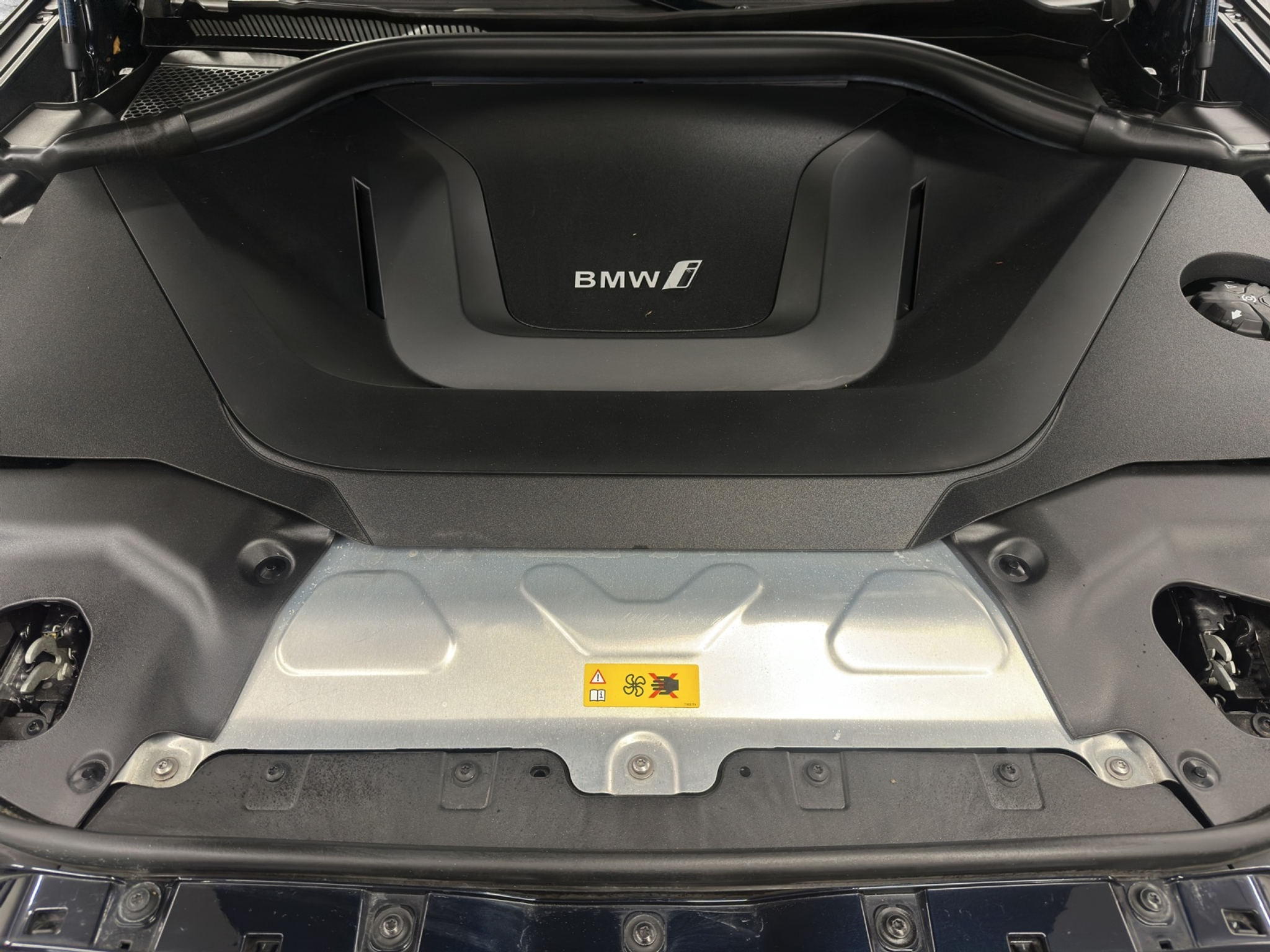 listing desktop thumbnail image 17